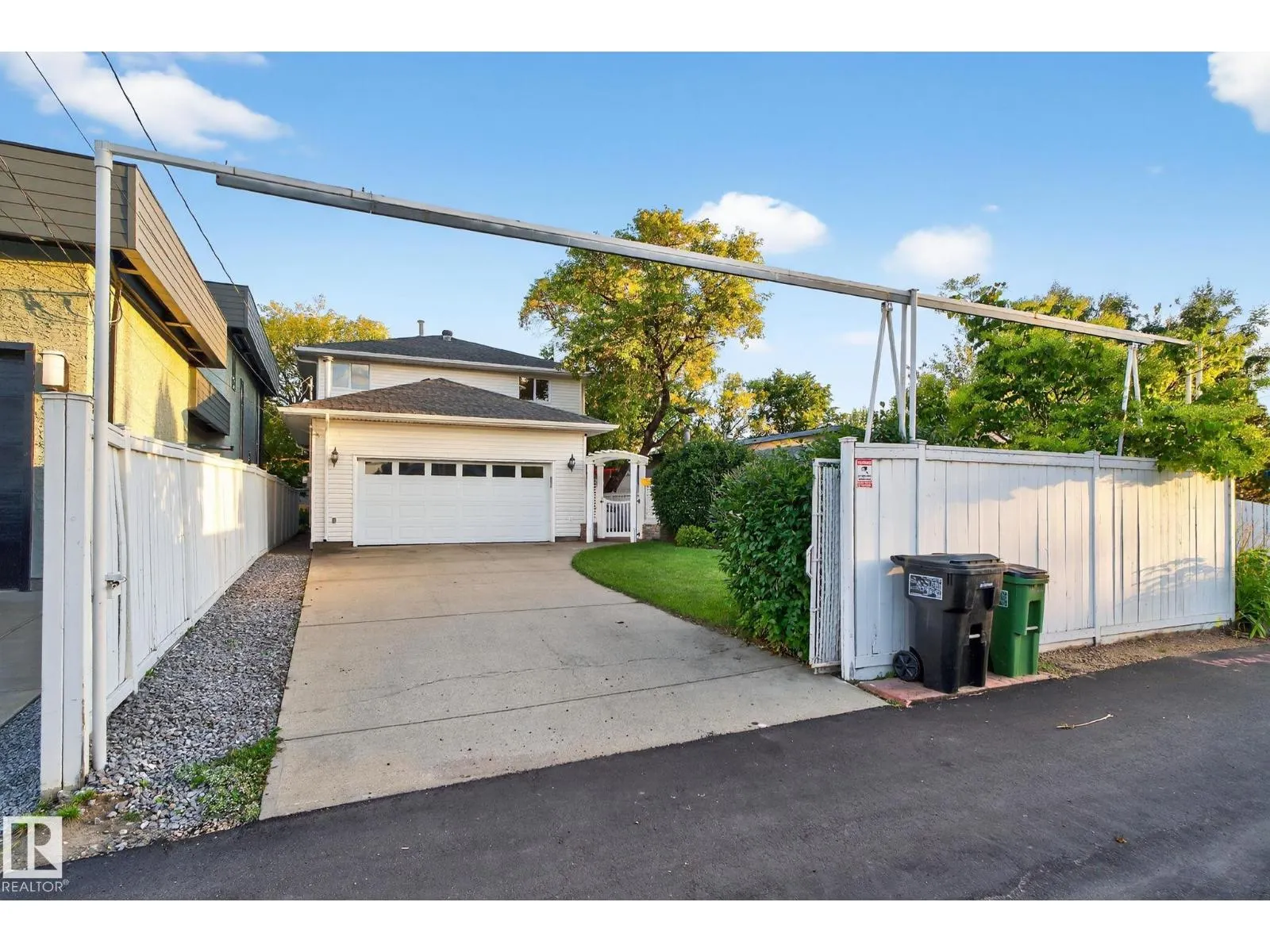3814 108 AV NW