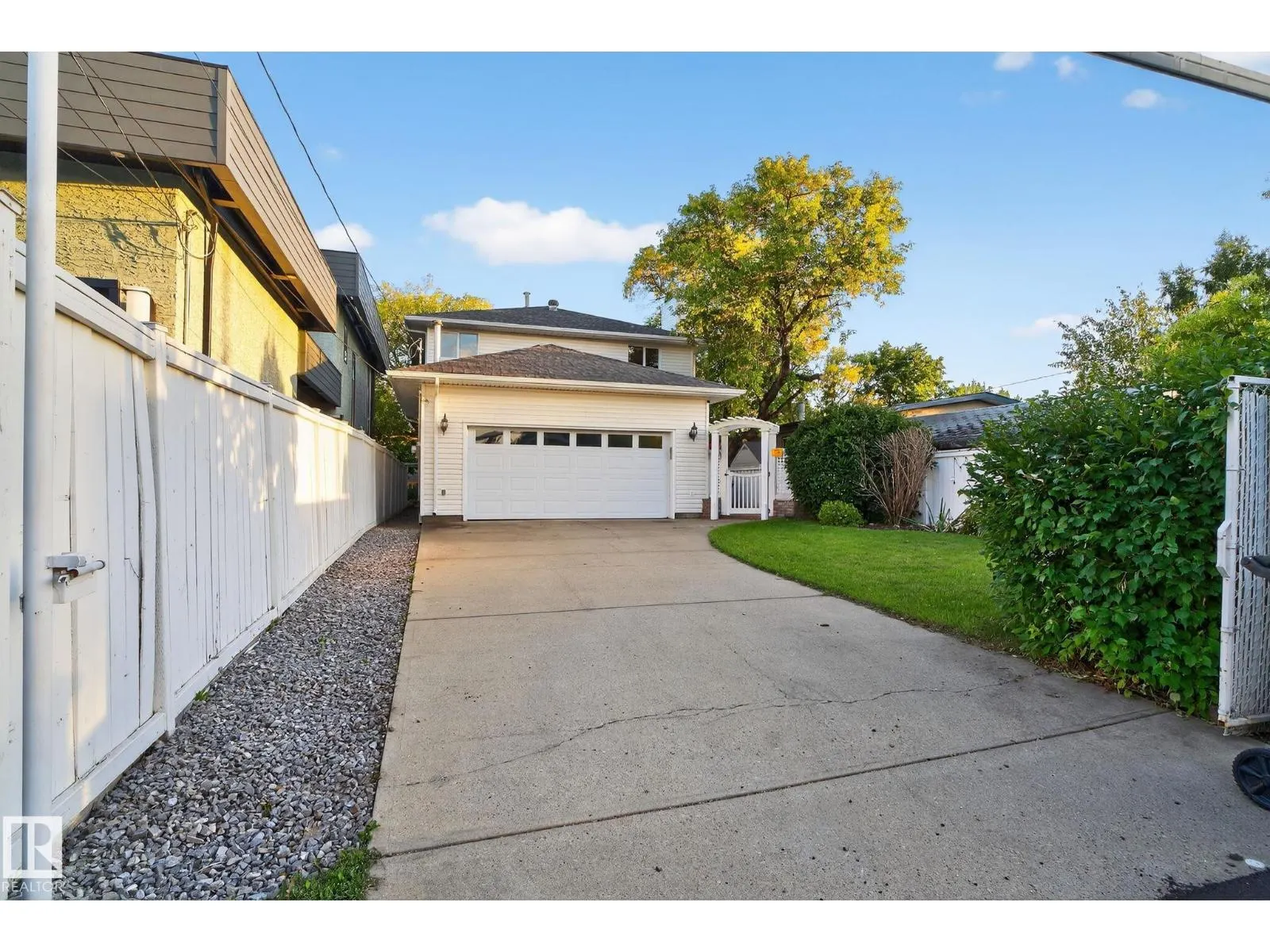 3814 108 AV NW