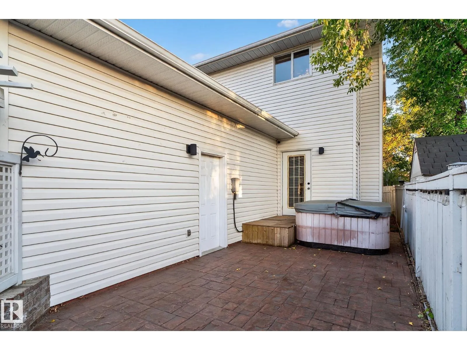 3814 108 AV NW