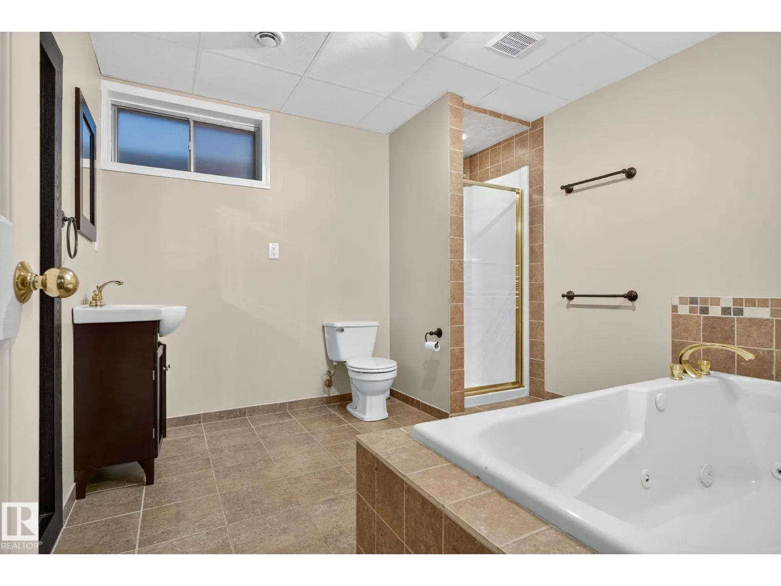 3814 108 AV NW