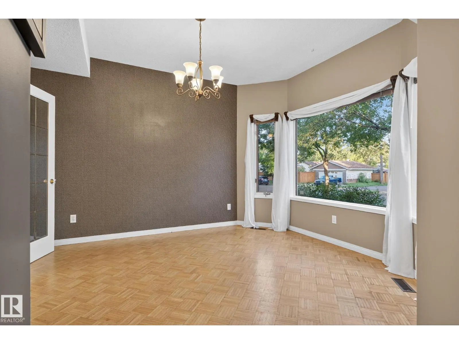 3814 108 AV NW