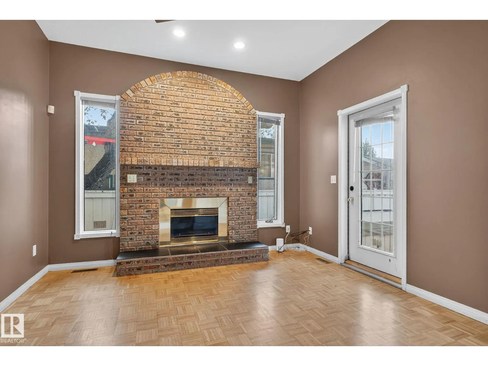 3814 108 AV NW