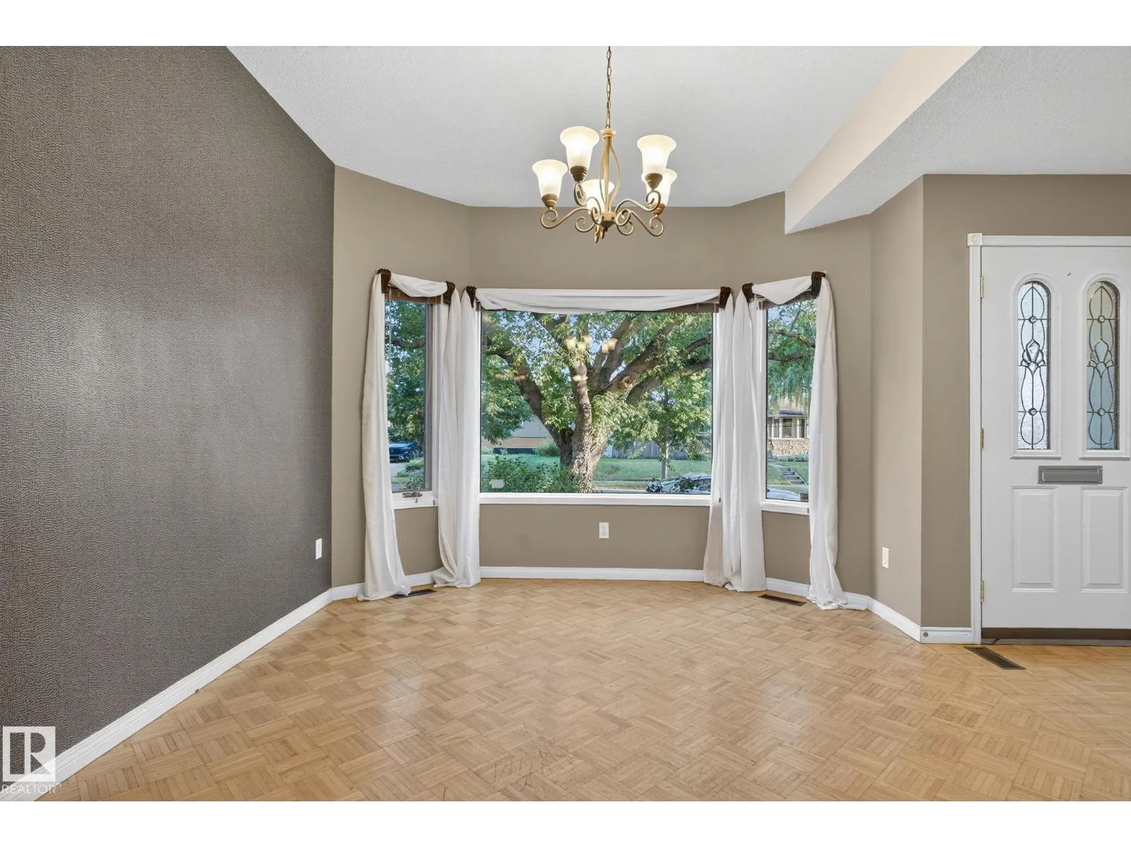 3814 108 AV NW