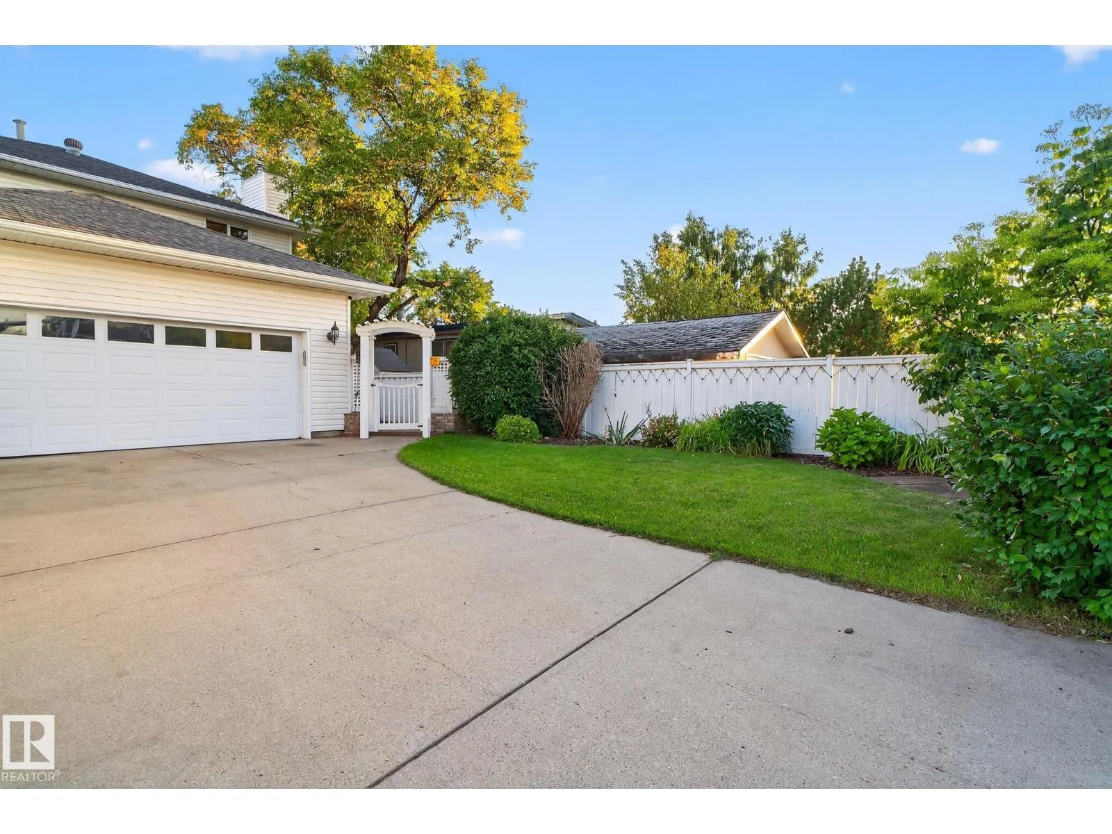3814 108 AV NW