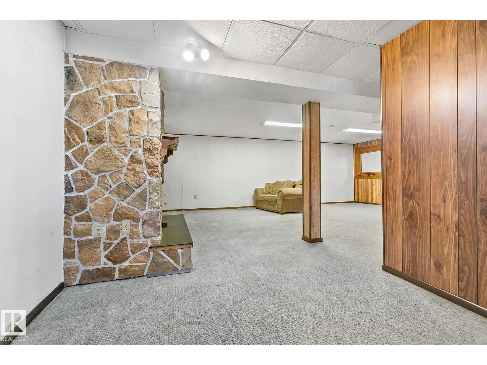 15015 95 ST NW