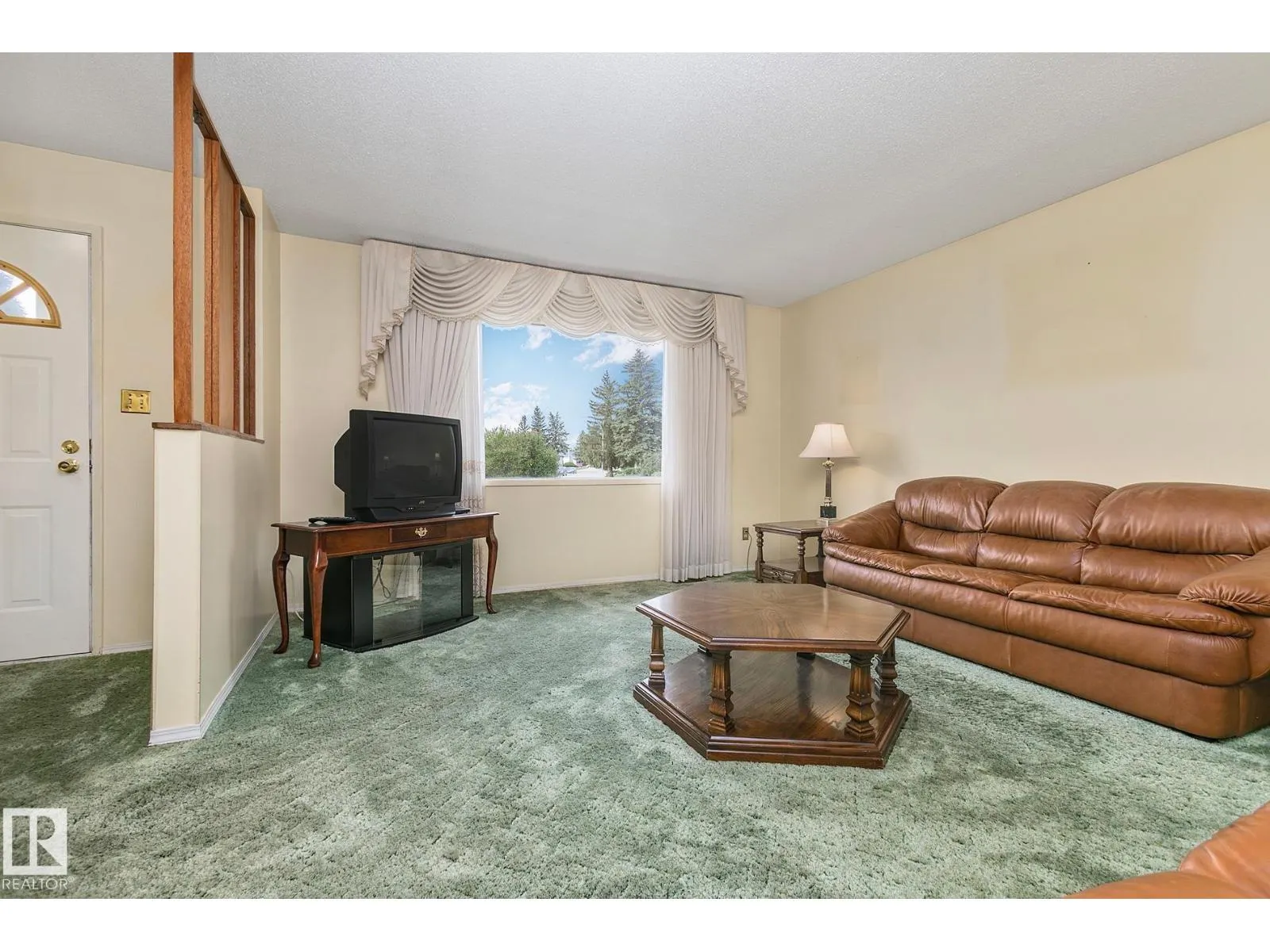 15015 95 ST NW