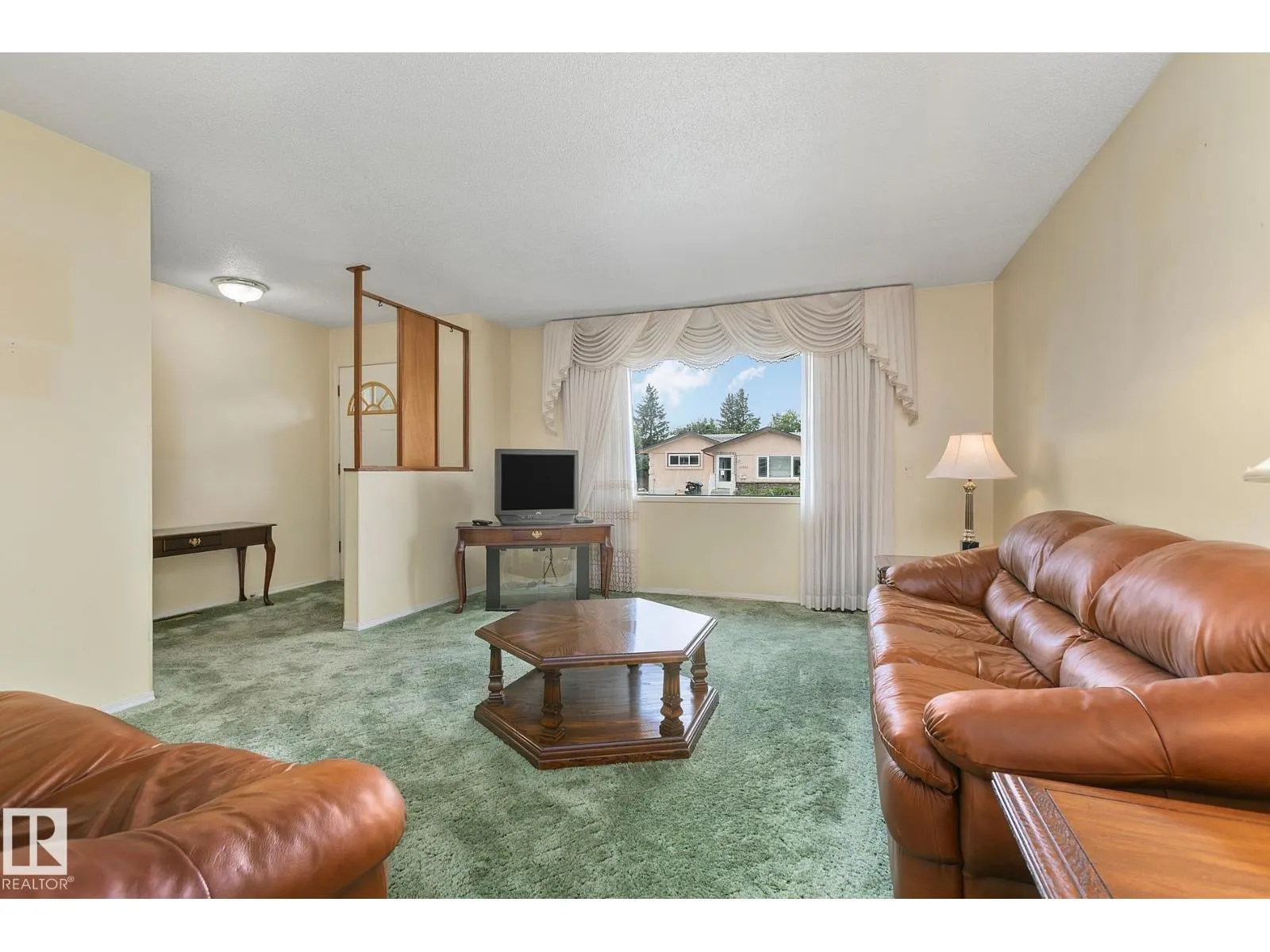15015 95 ST NW