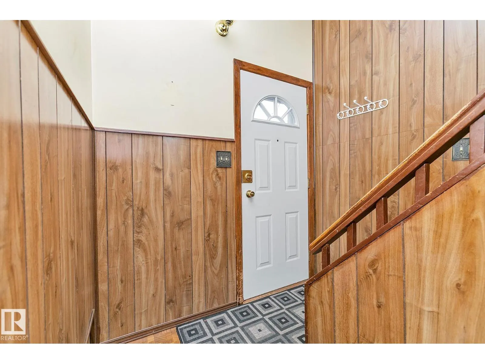15015 95 ST NW