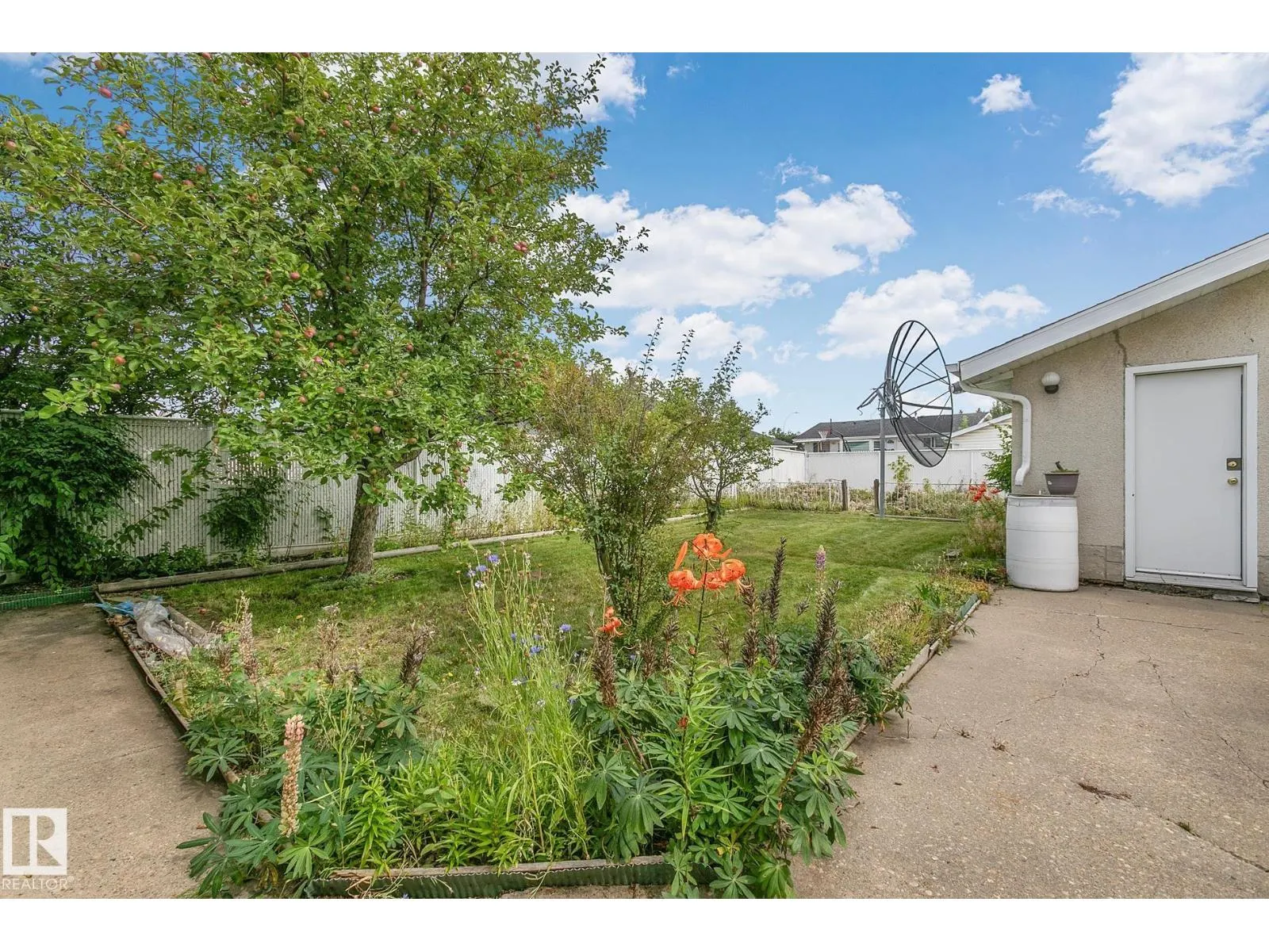 15015 95 ST NW