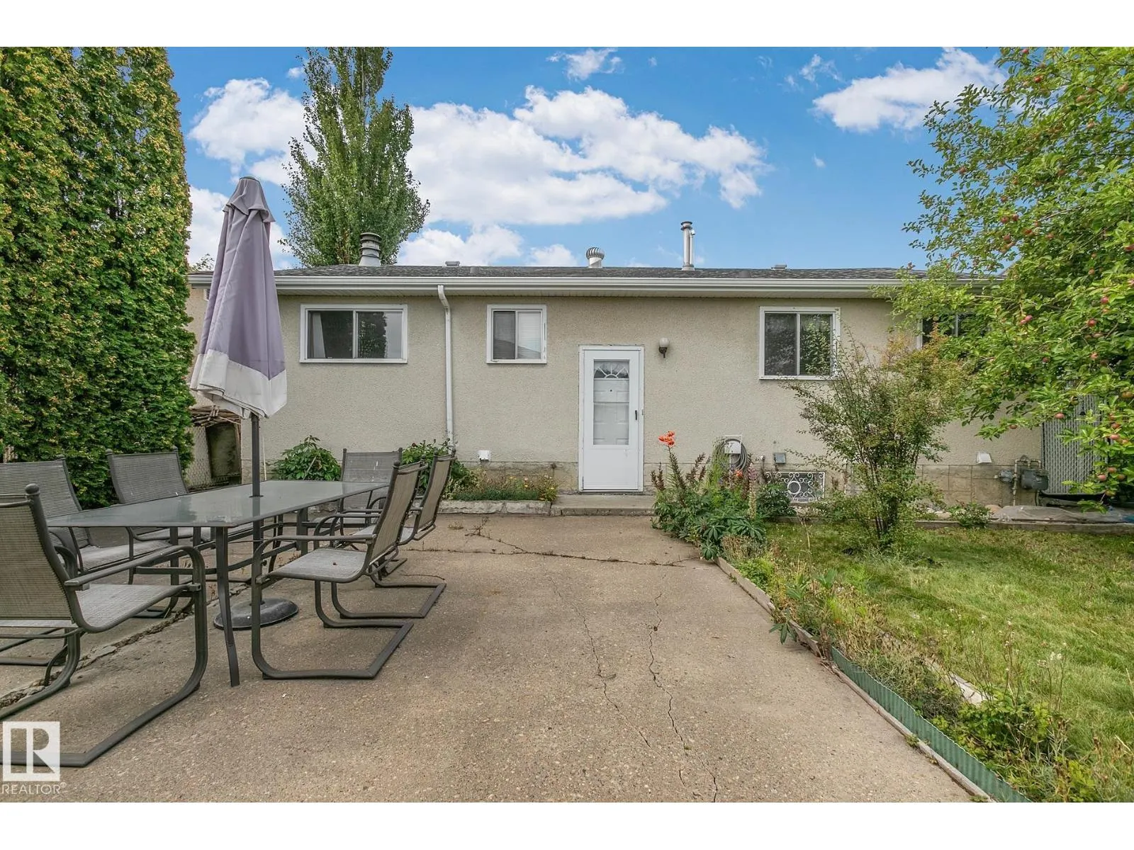 15015 95 ST NW