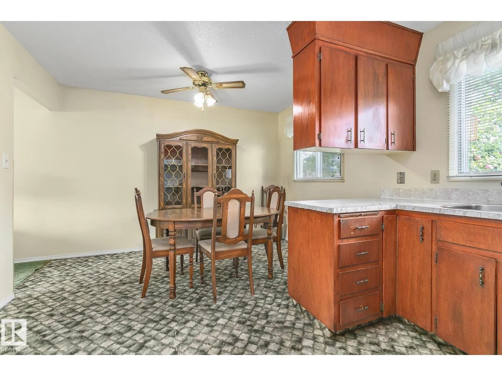 15015 95 ST NW