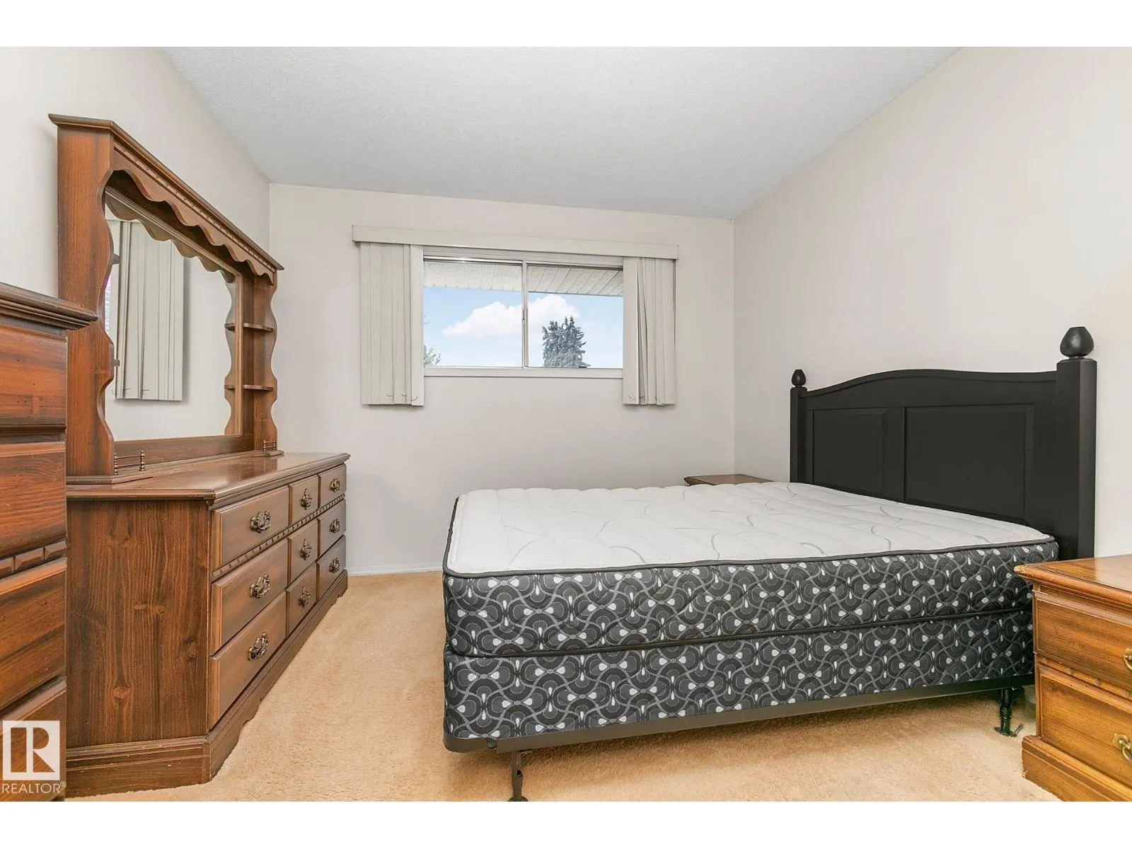 15015 95 ST NW