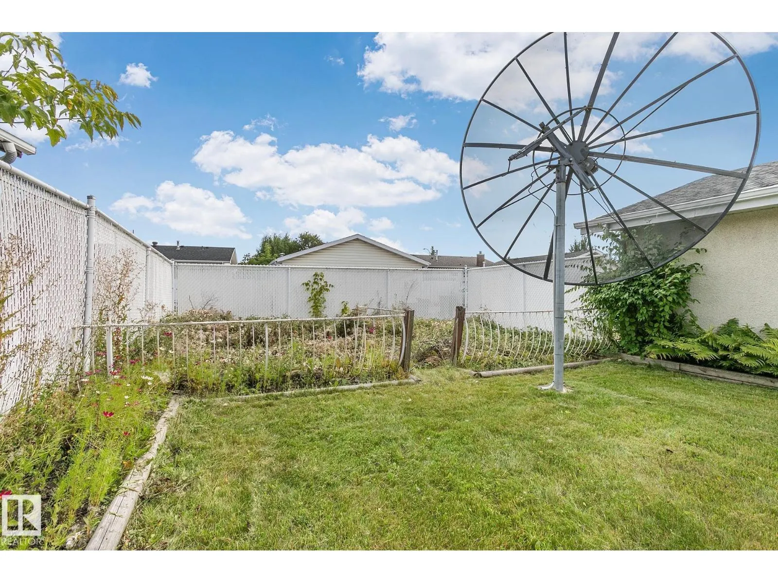 15015 95 ST NW