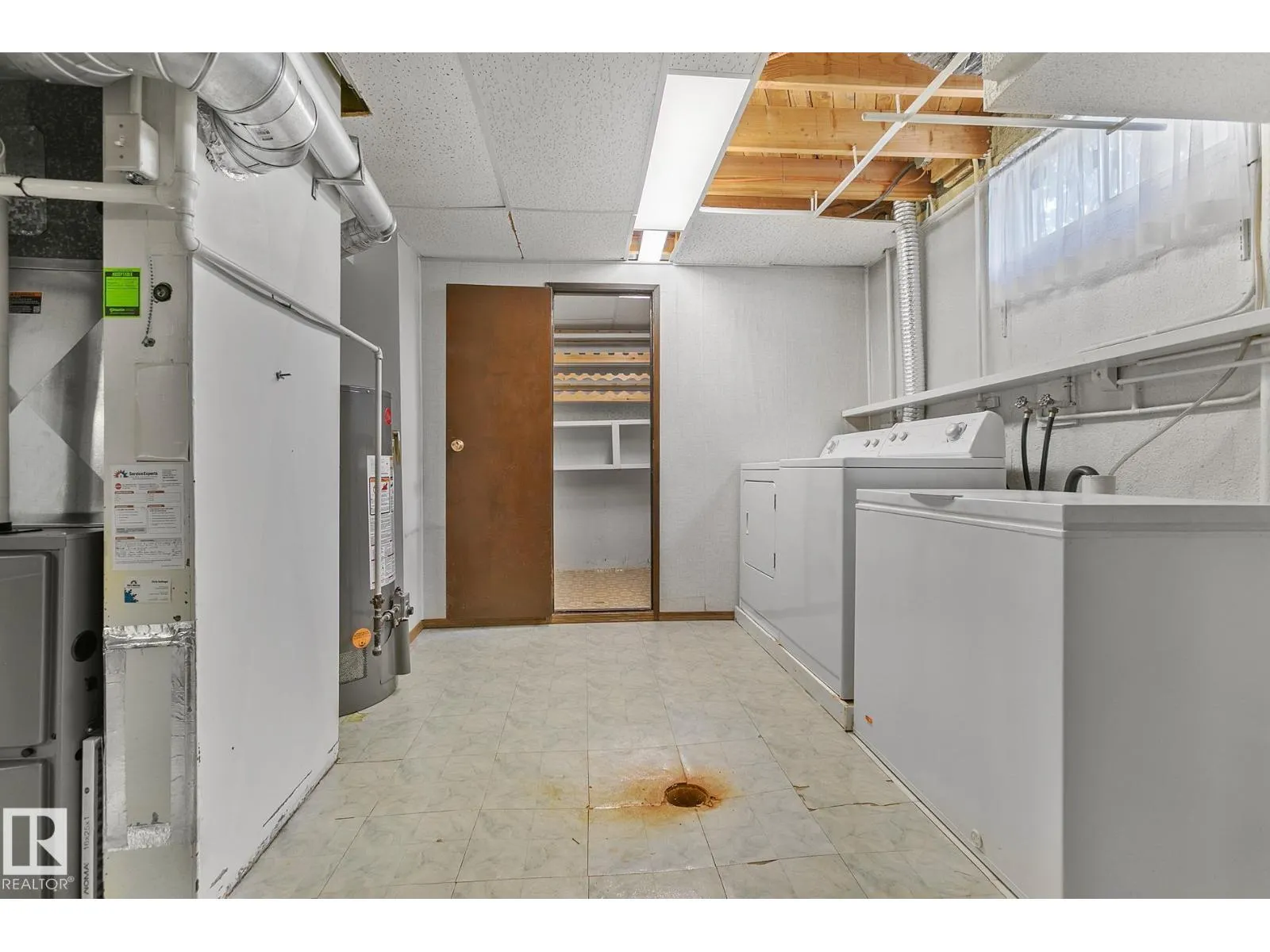 15015 95 ST NW