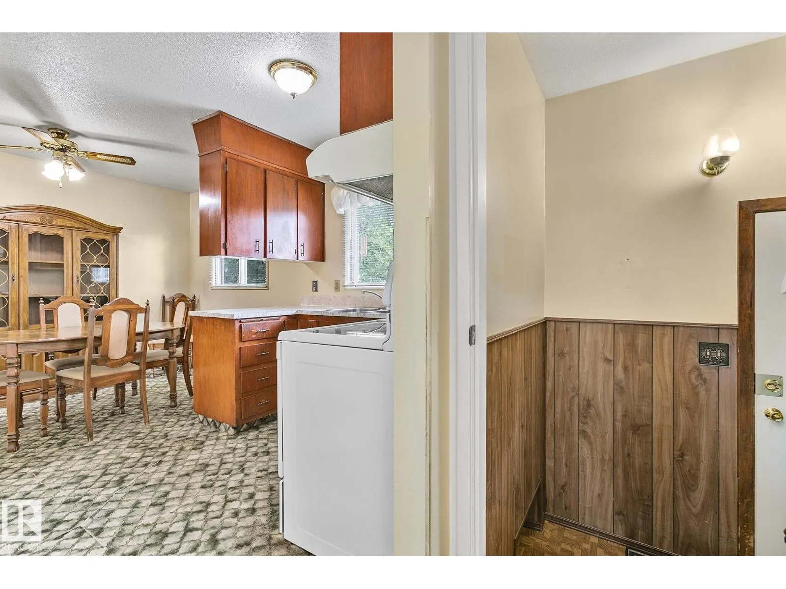 15015 95 ST NW