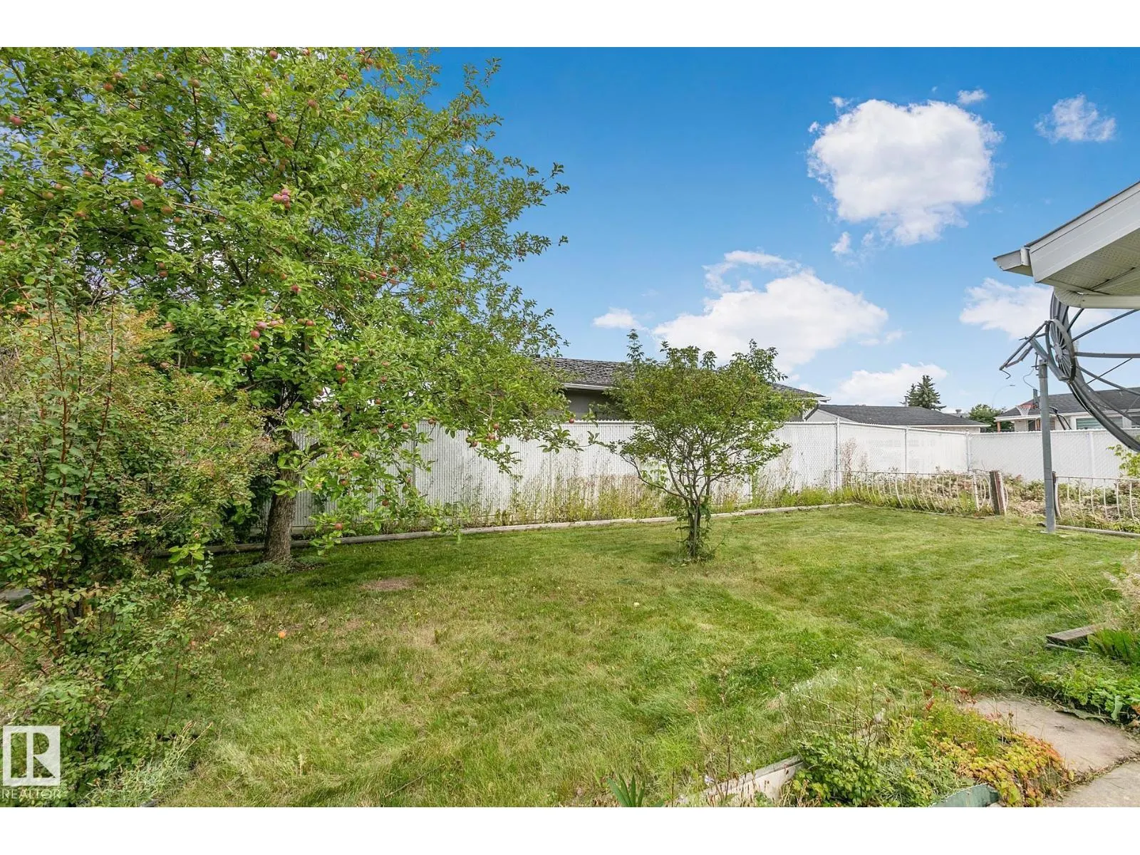 15015 95 ST NW
