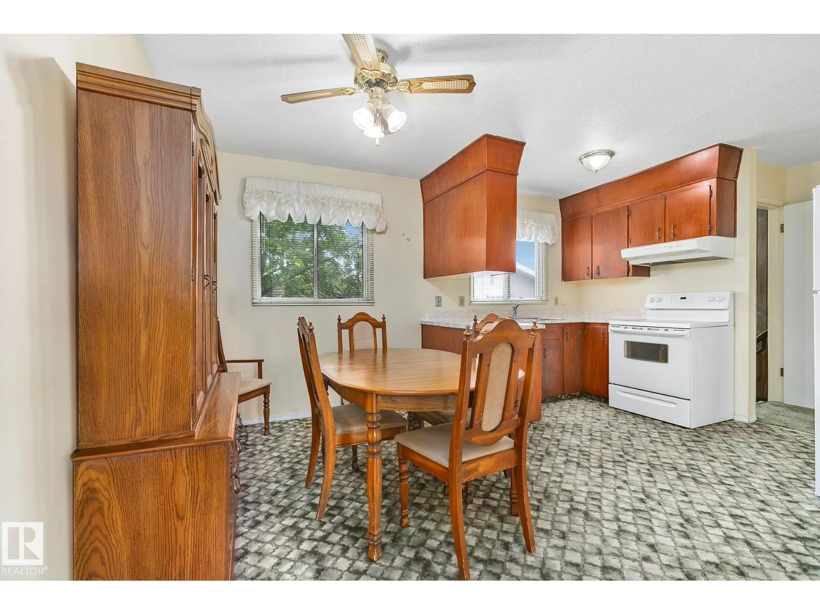 15015 95 ST NW