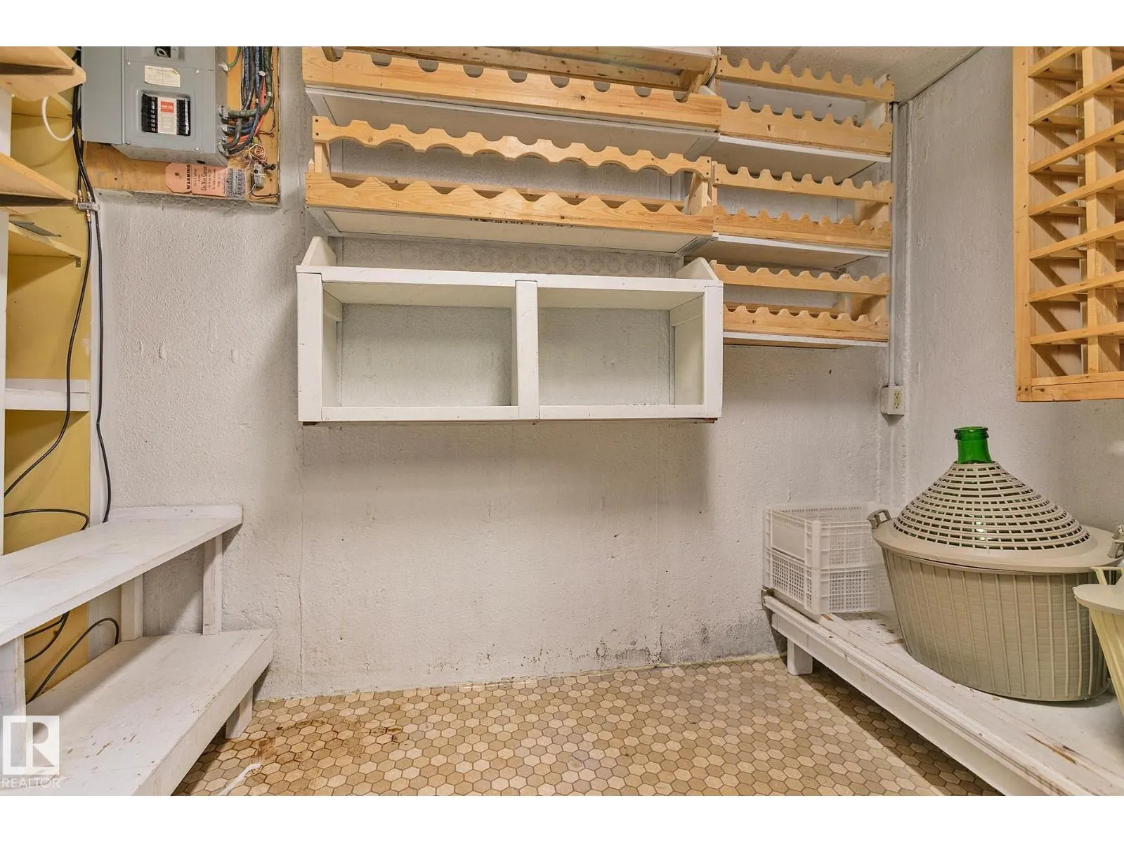 15015 95 ST NW
