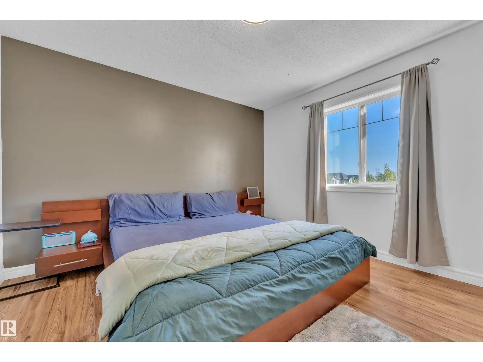 3906 161 AV NW