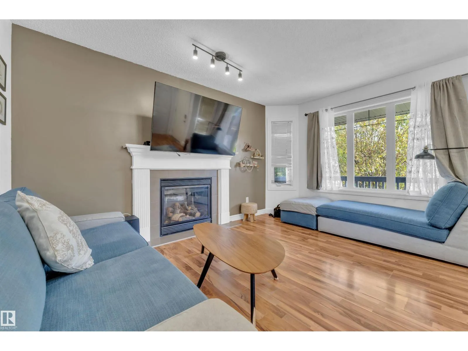3906 161 AV NW