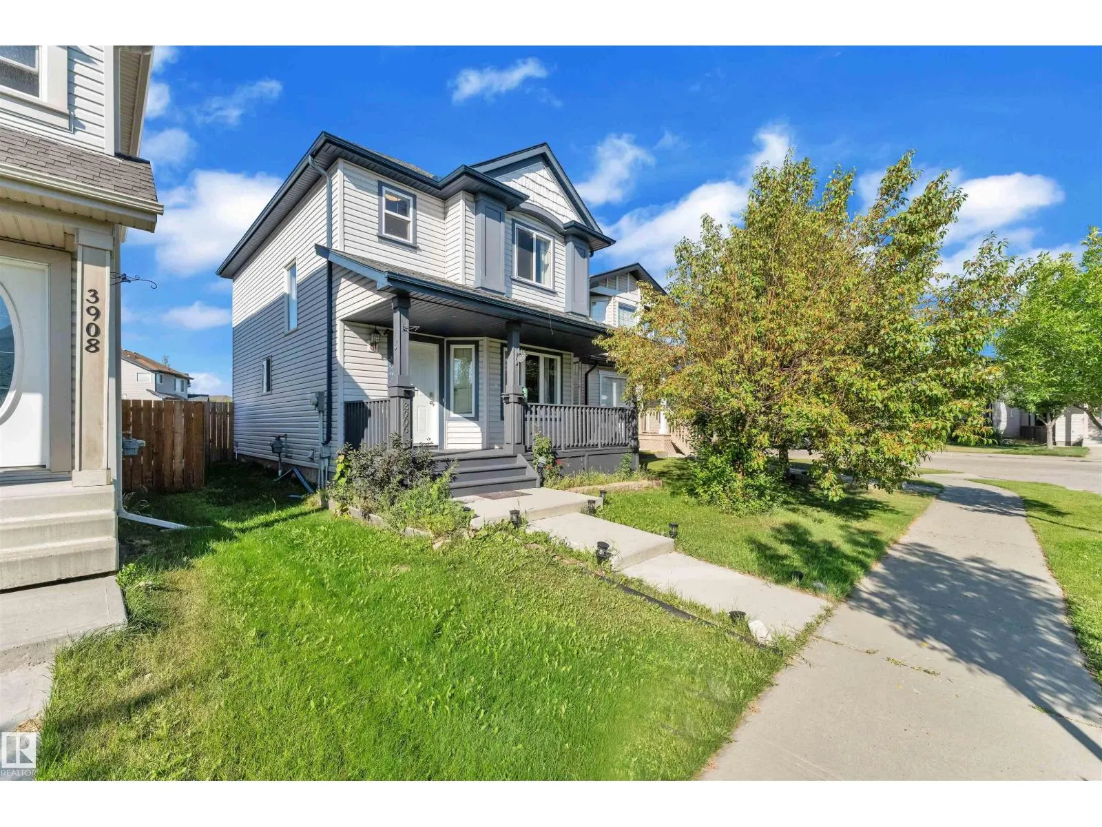3906 161 AV NW