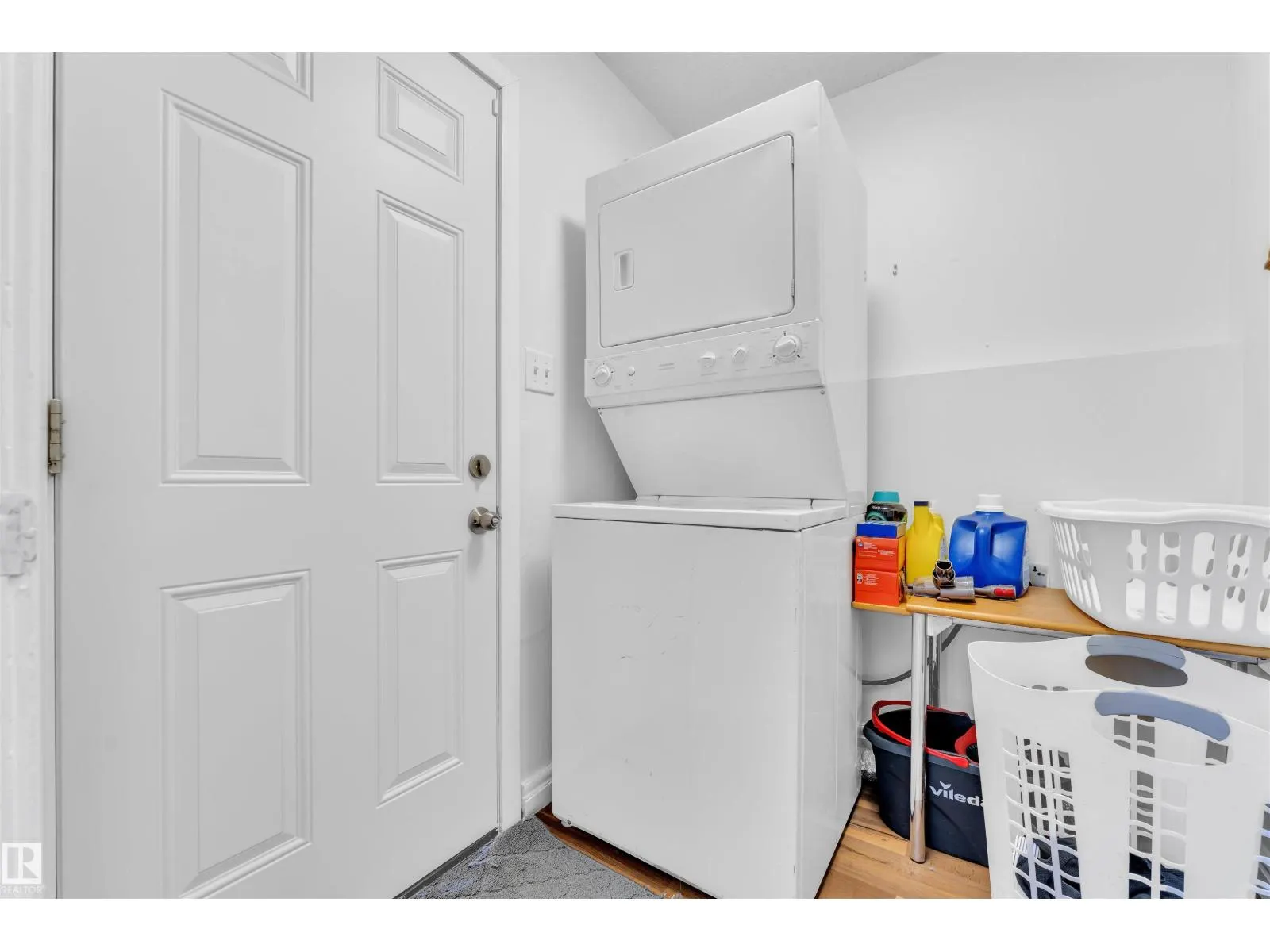 3906 161 AV NW