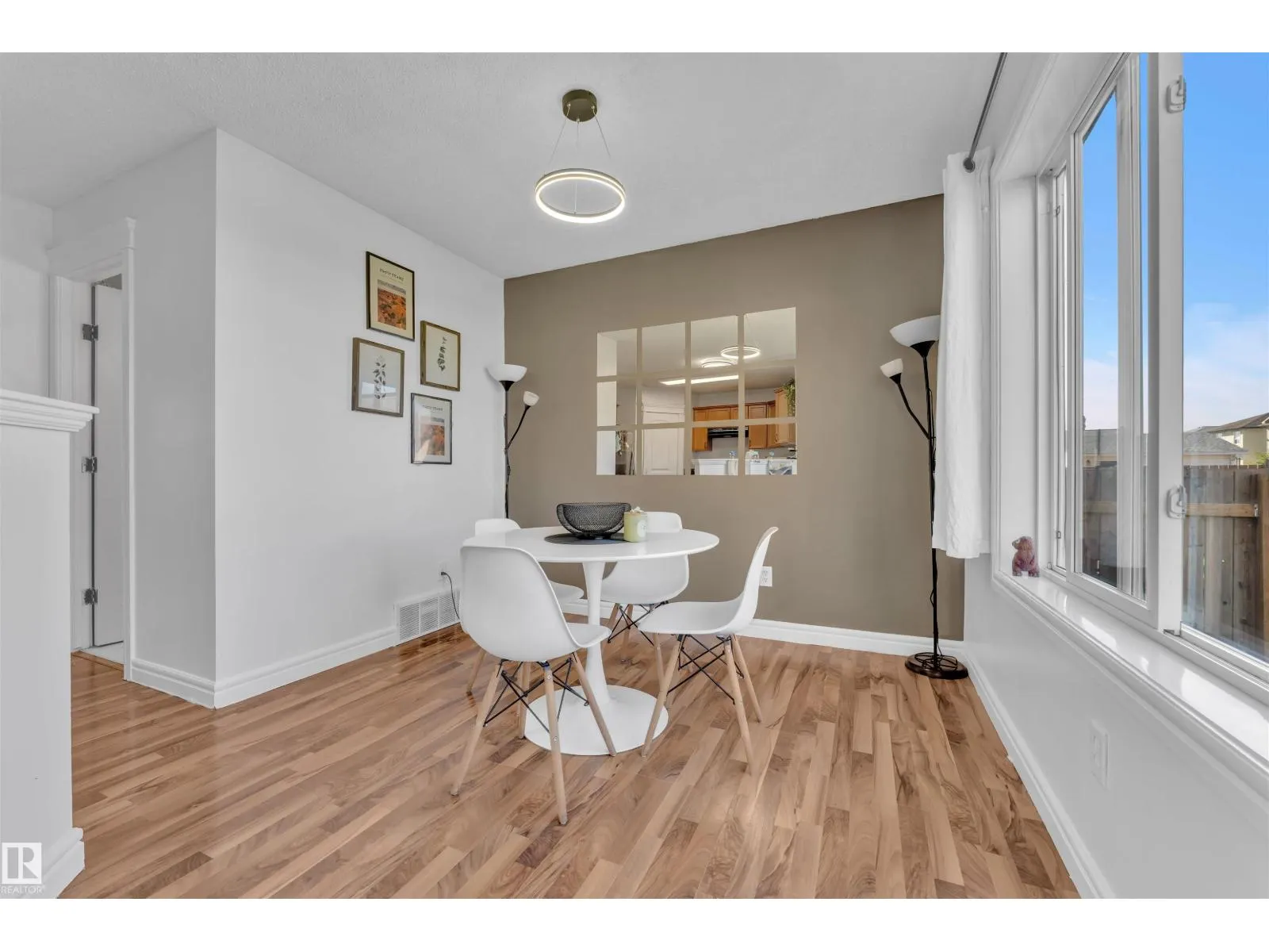 3906 161 AV NW