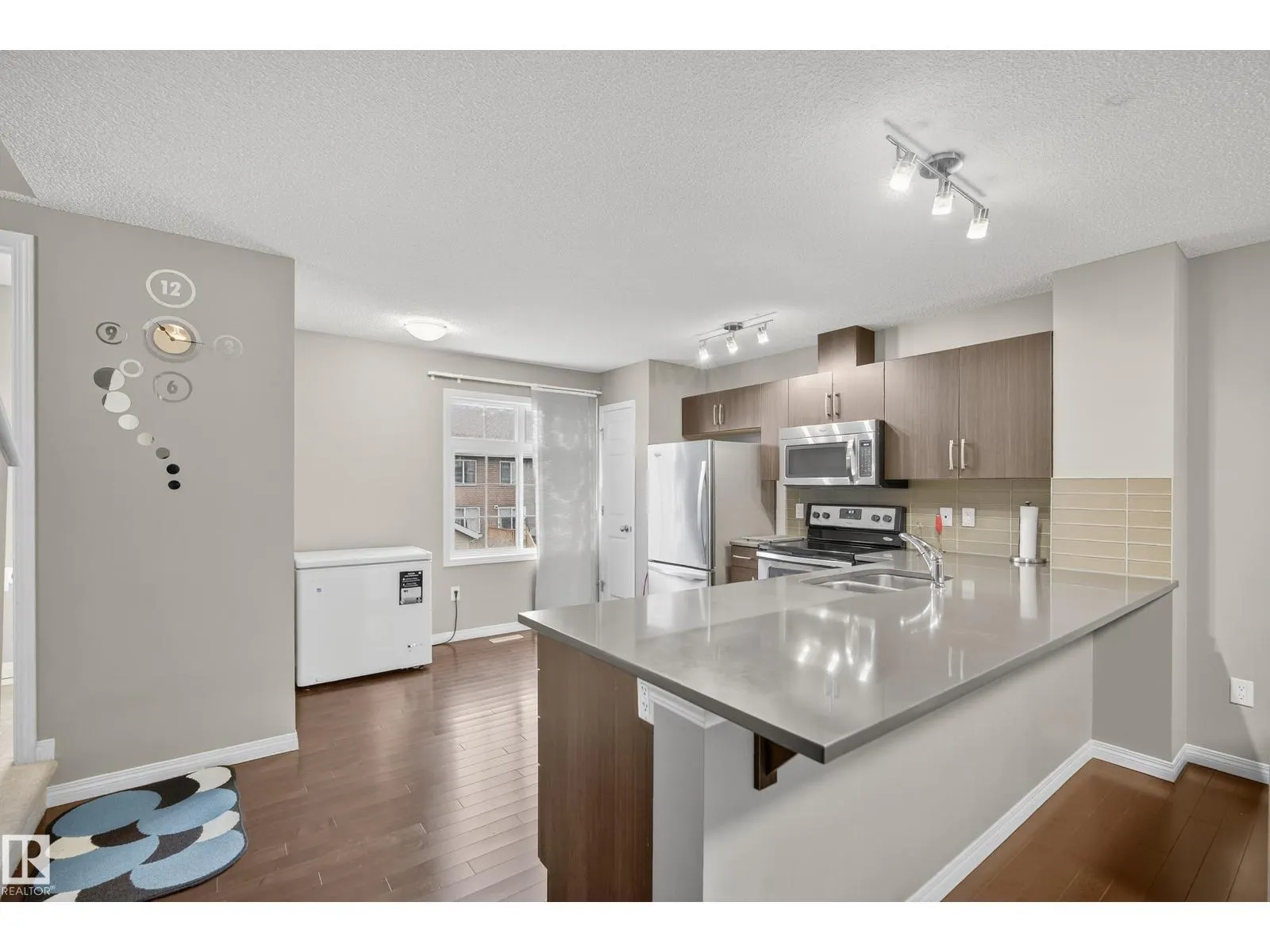 #1 9151 shaw way SW