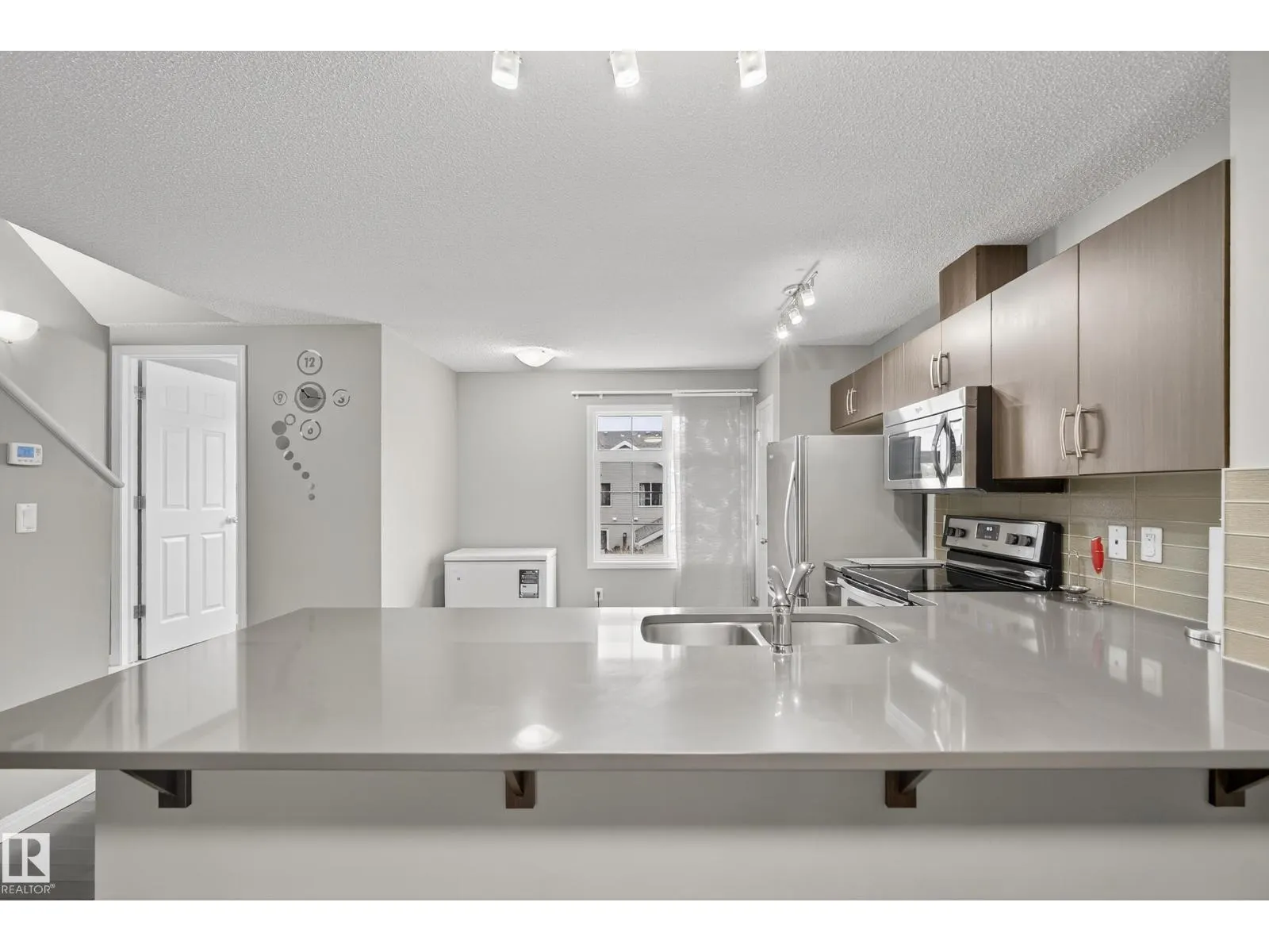 #1 9151 shaw way SW