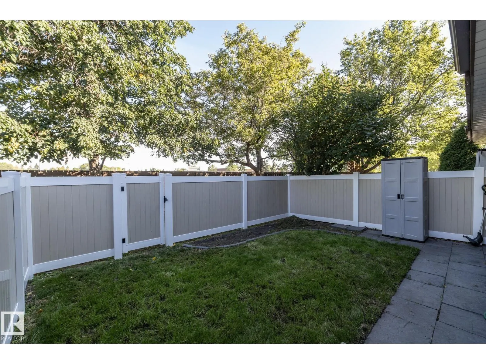 2316 139 AV NW