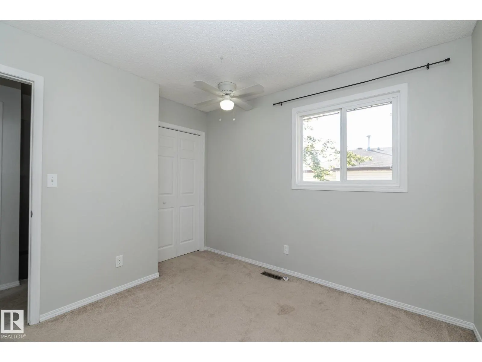 2316 139 AV NW