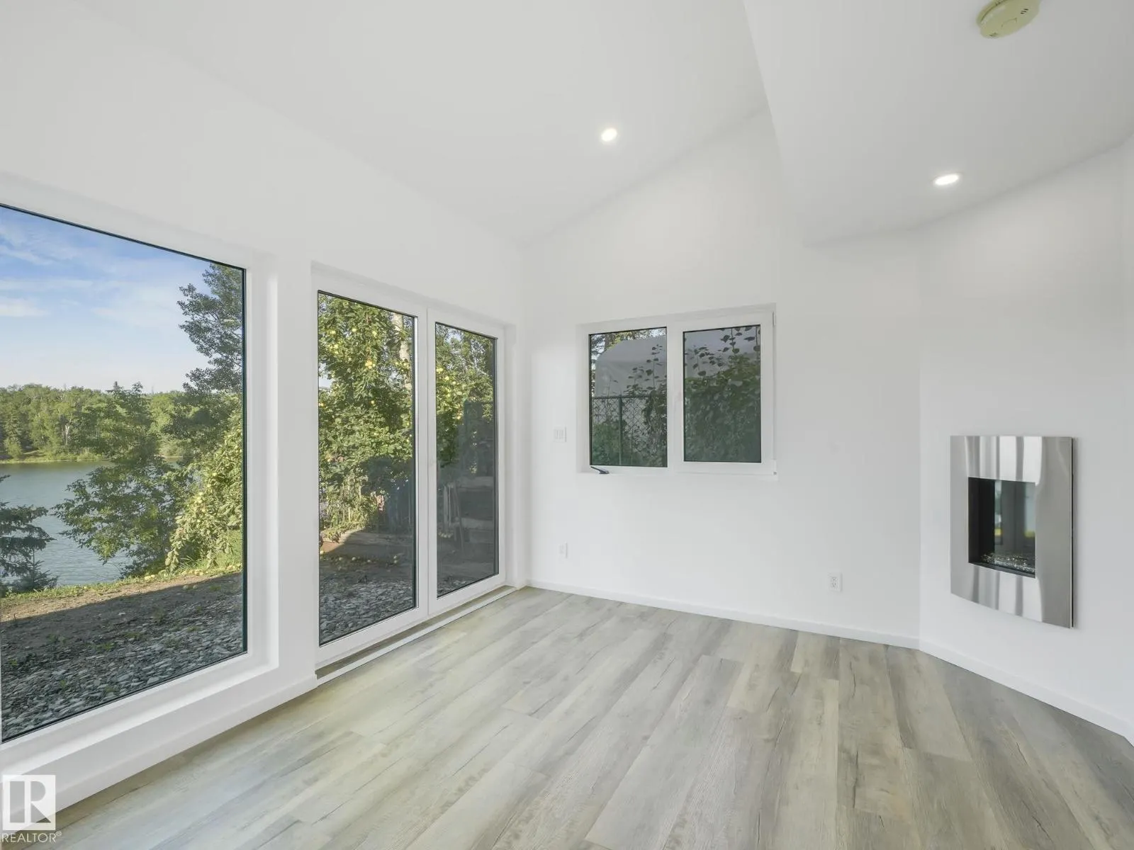 73 52059 Range Road 220