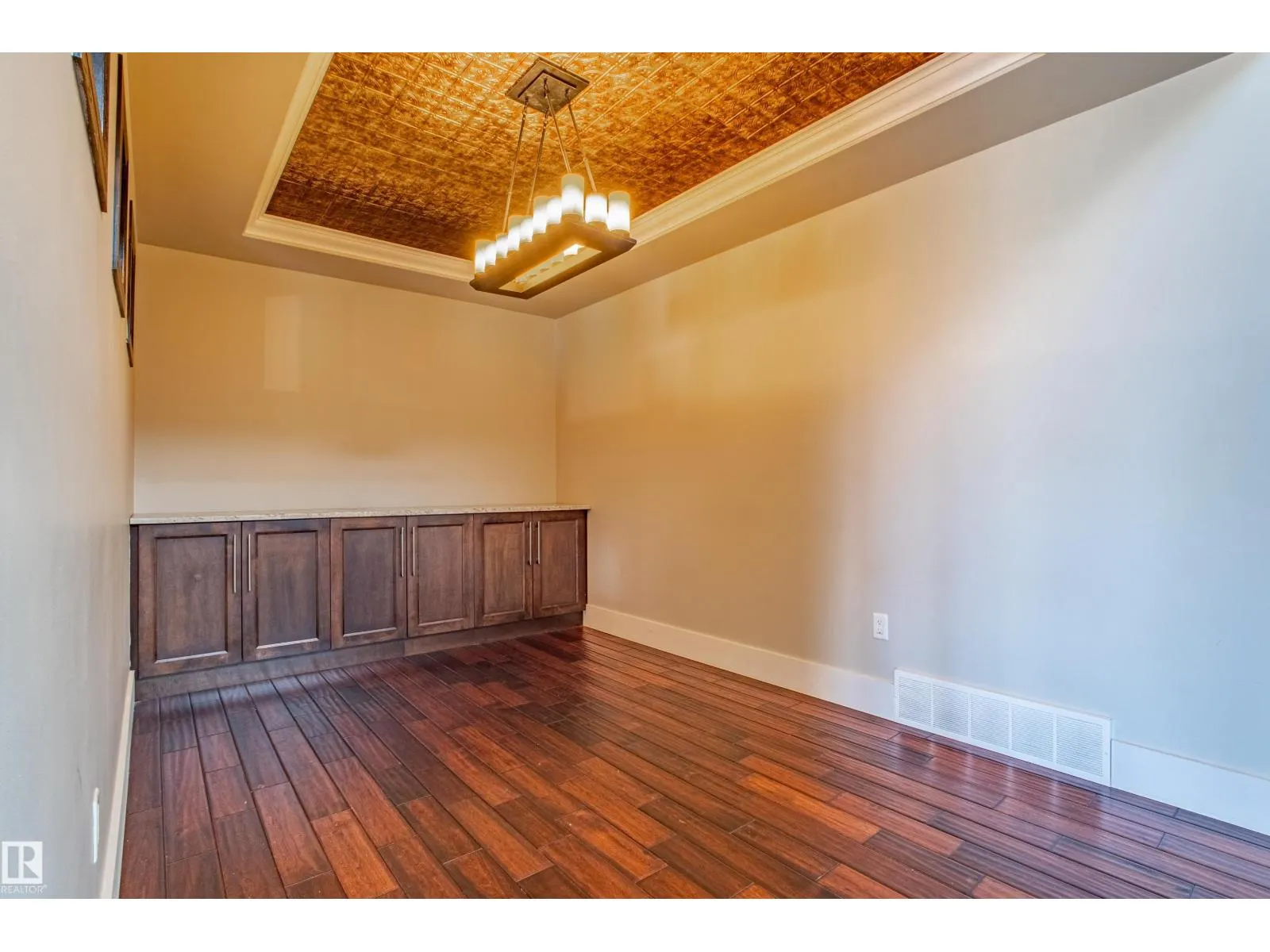 10842 175A AV NW