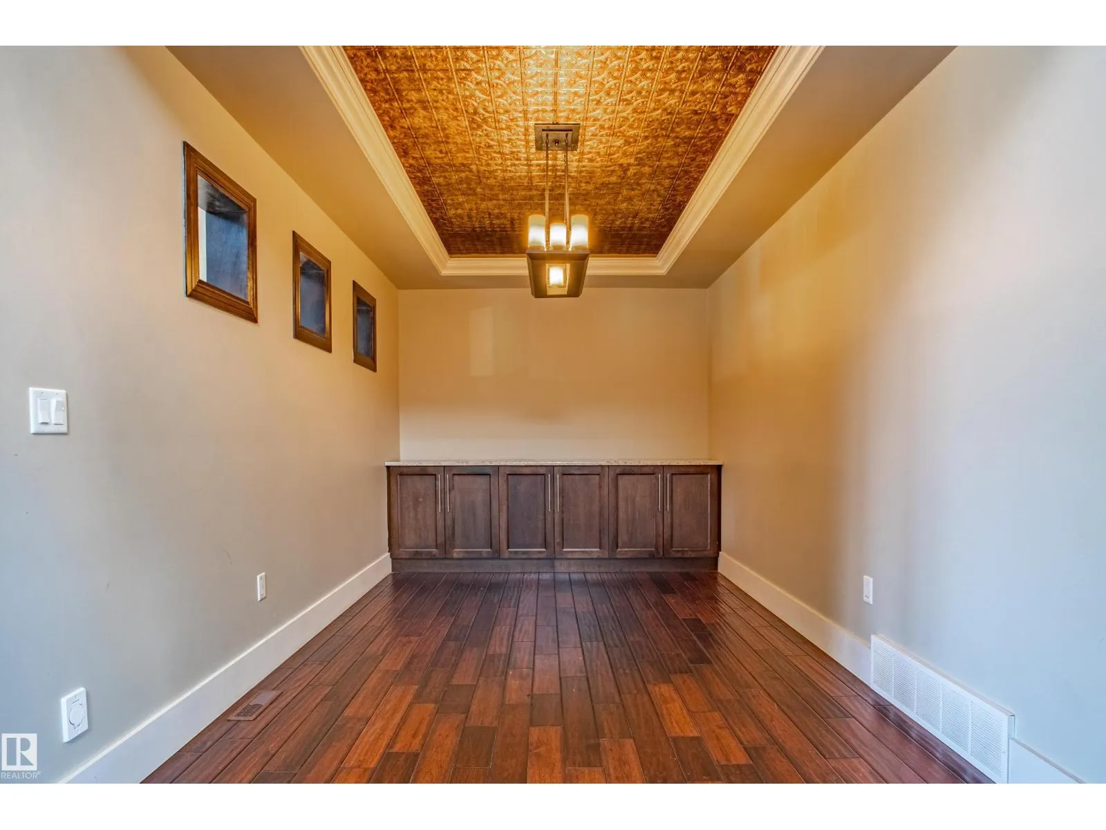 10842 175A AV NW