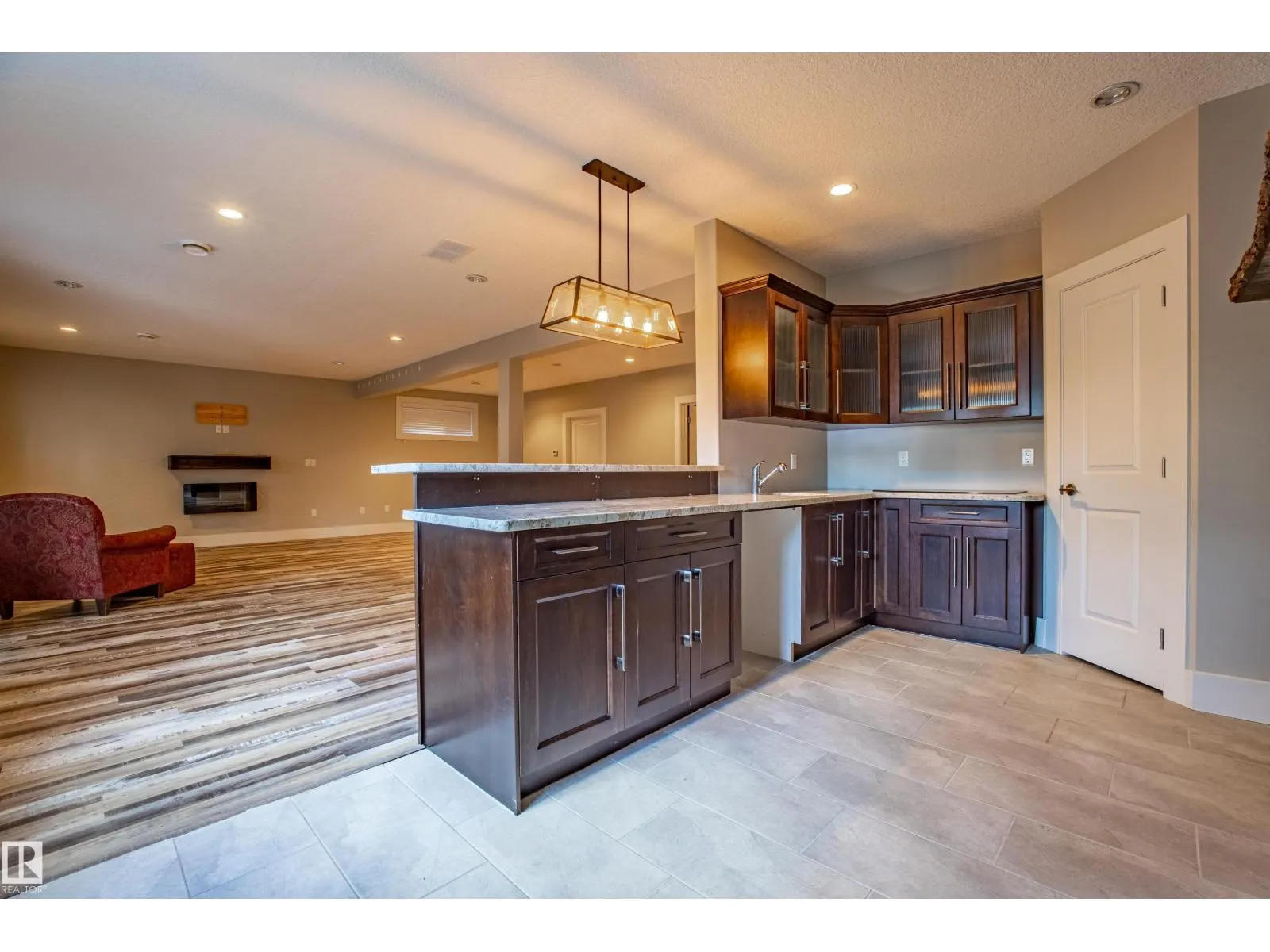 10842 175A AV NW