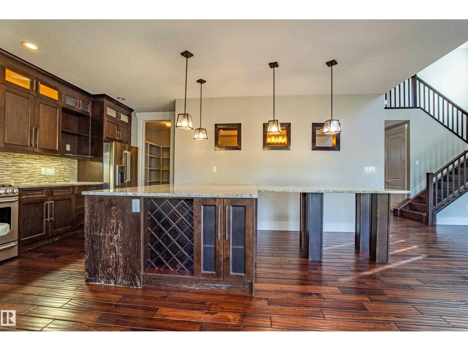 10842 175A AV NW