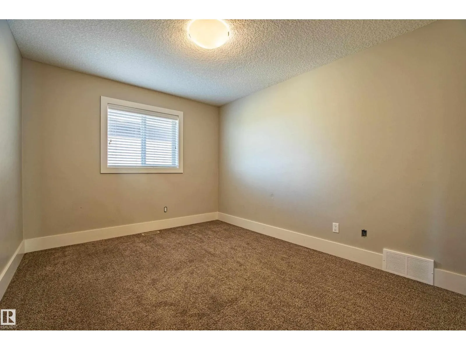 10842 175A AV NW