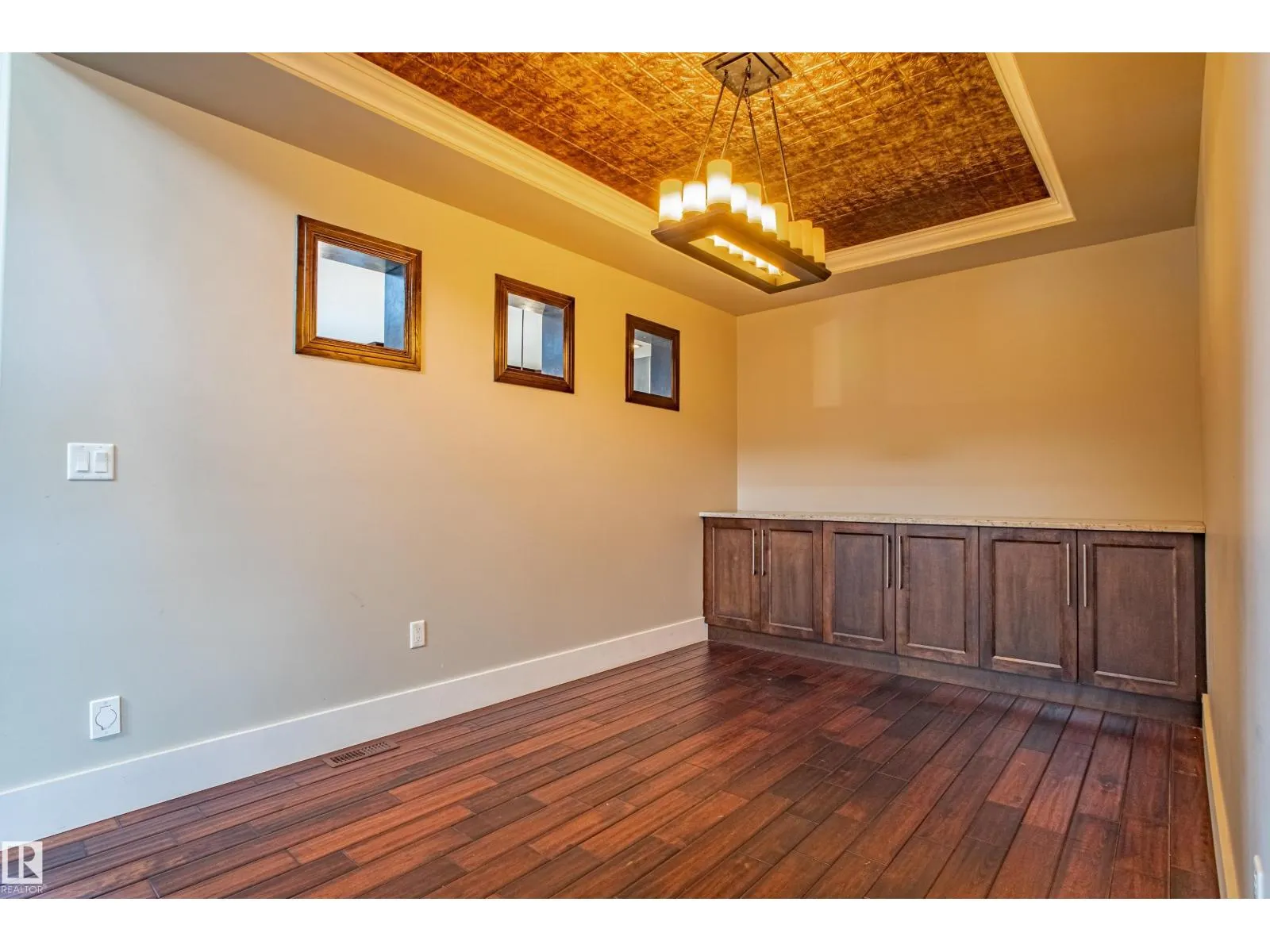 10842 175A AV NW