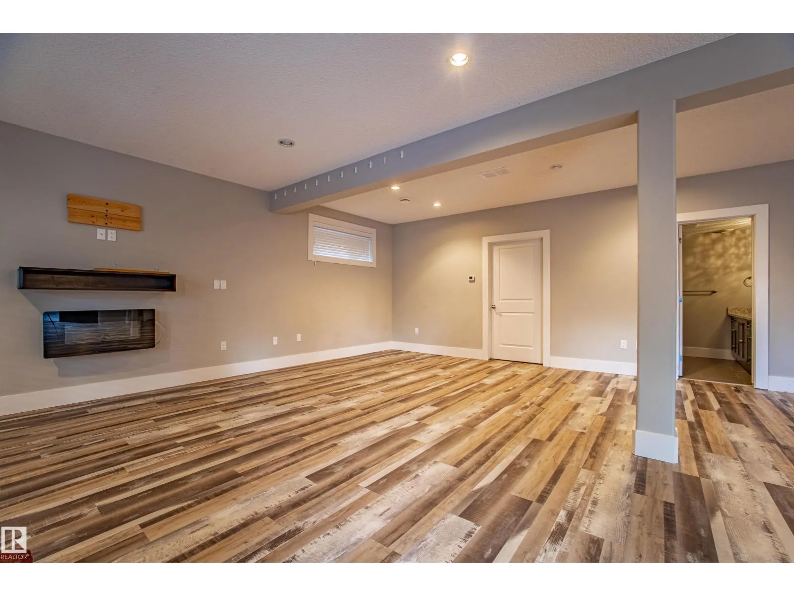 10842 175A AV NW