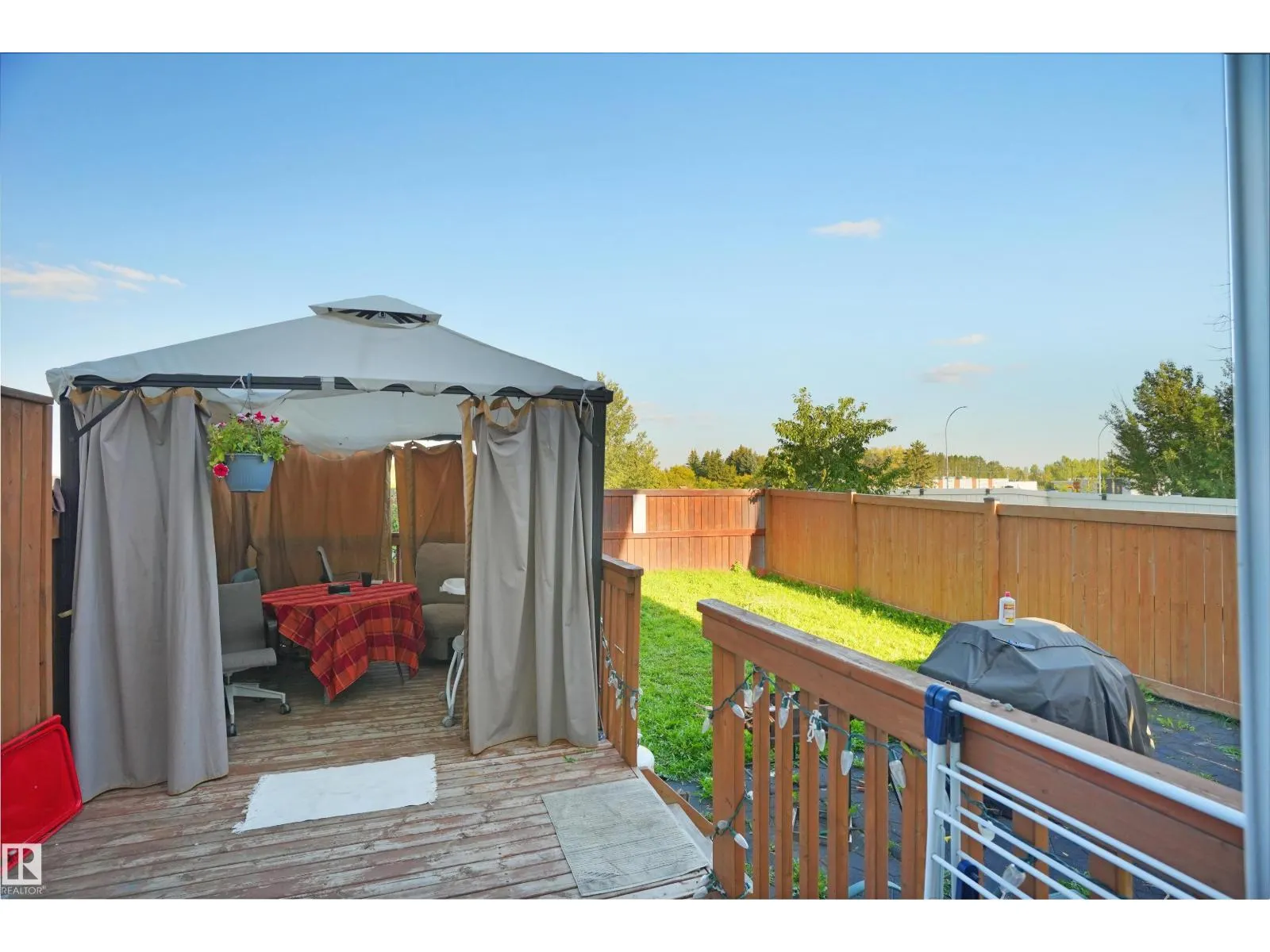 9835 217 ST NW