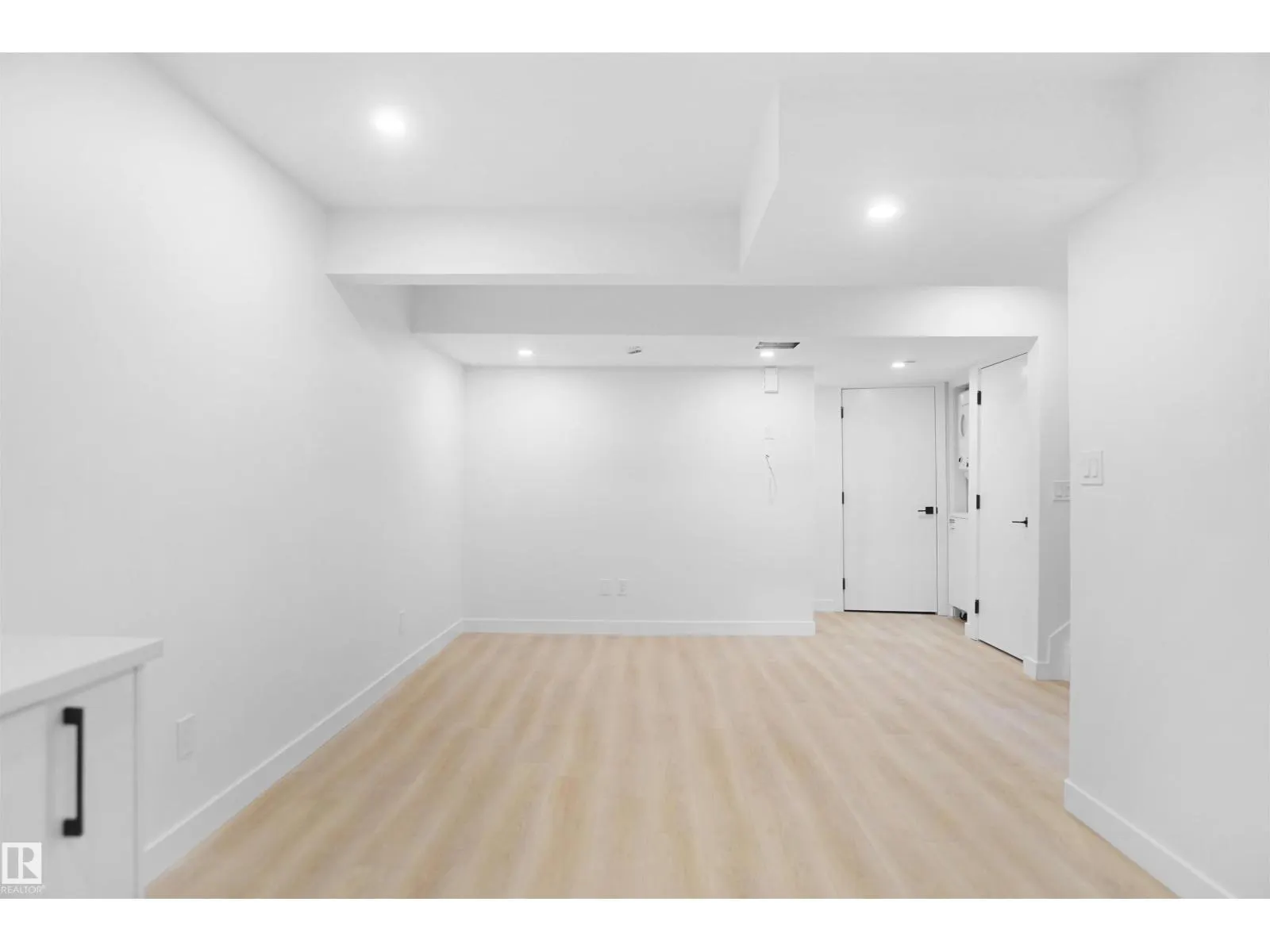 16230 19 AV SW
