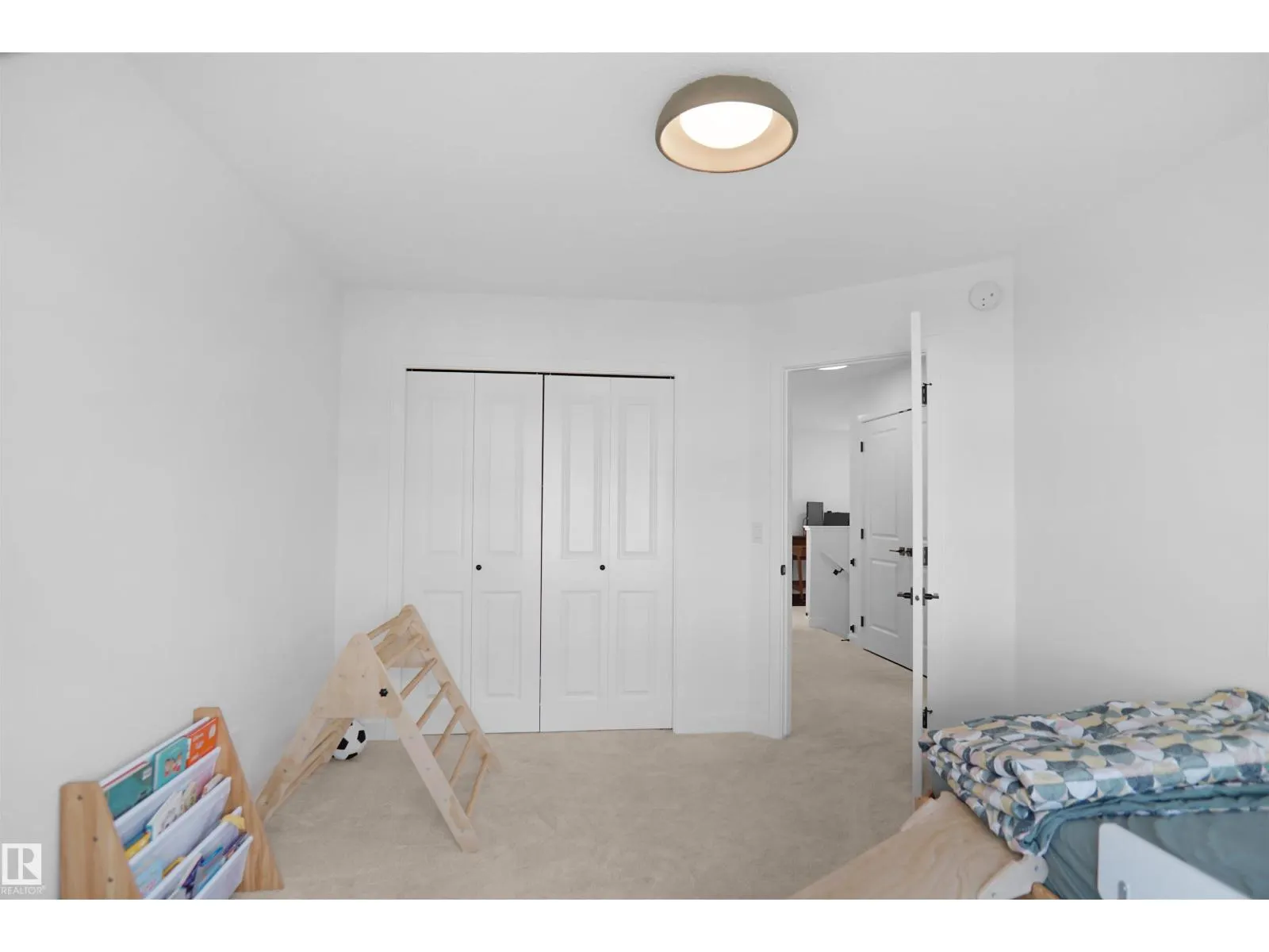 16230 19 AV SW
