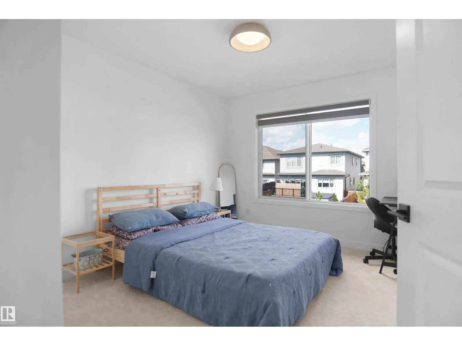 16230 19 AV SW
