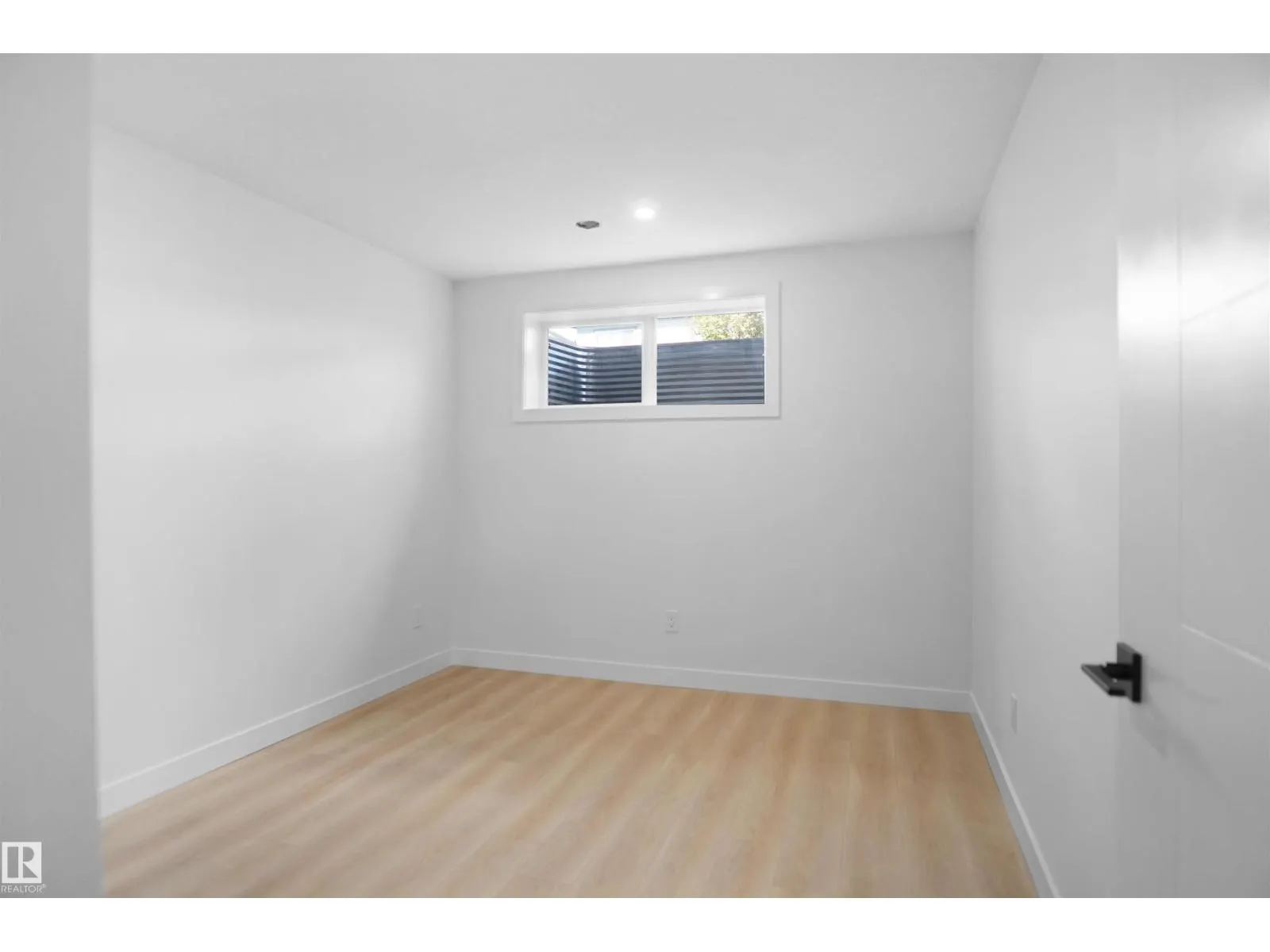 16230 19 AV SW