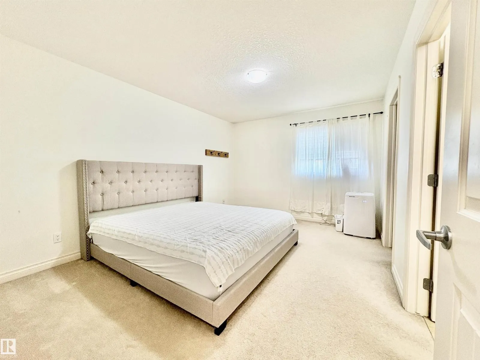 14907 109 AV NW