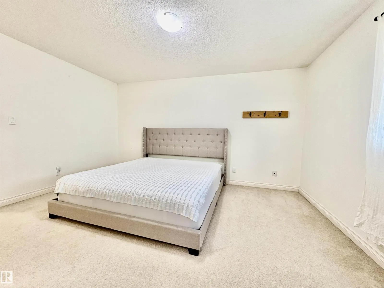 14907 109 AV NW