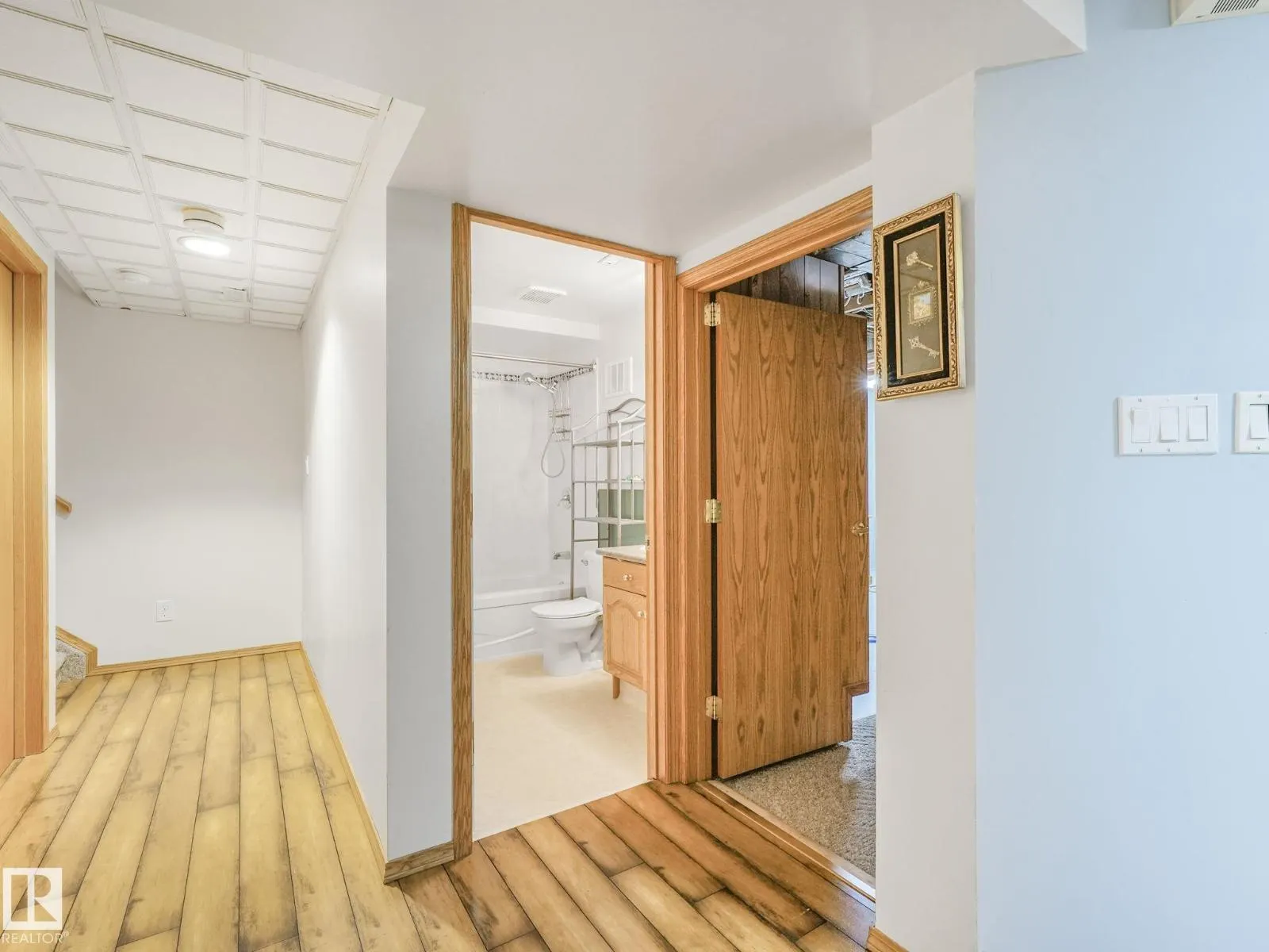 3608 15 AV NW