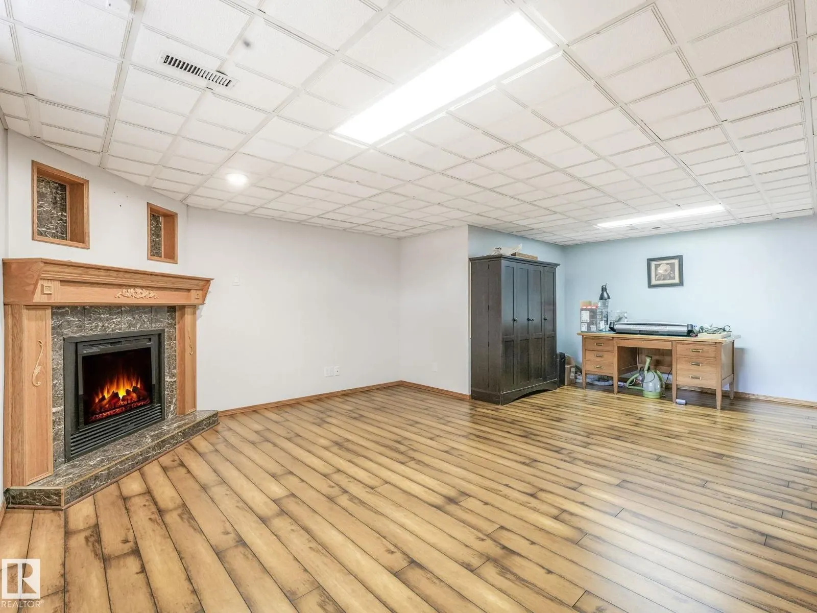3608 15 AV NW