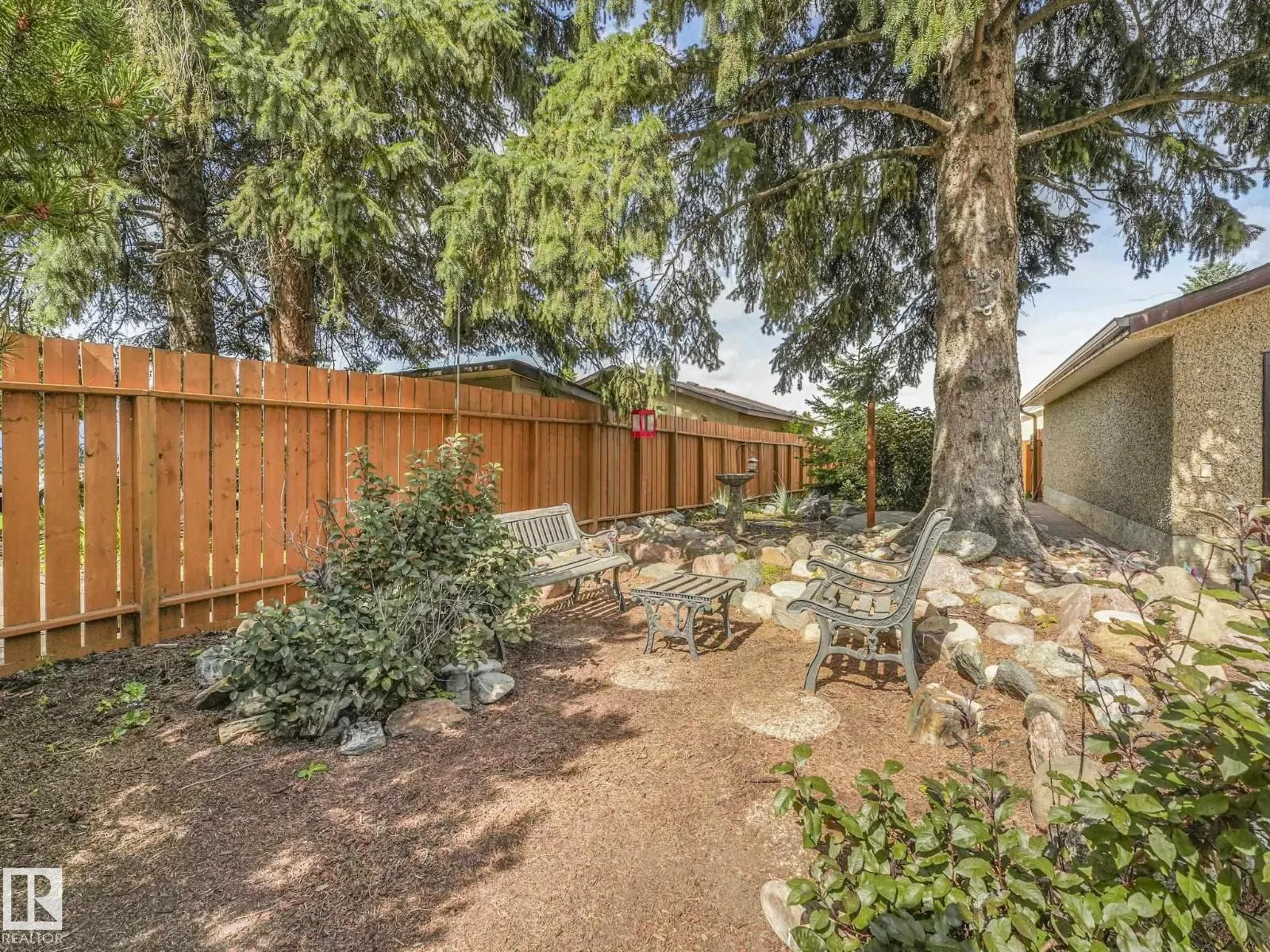 3608 15 AV NW