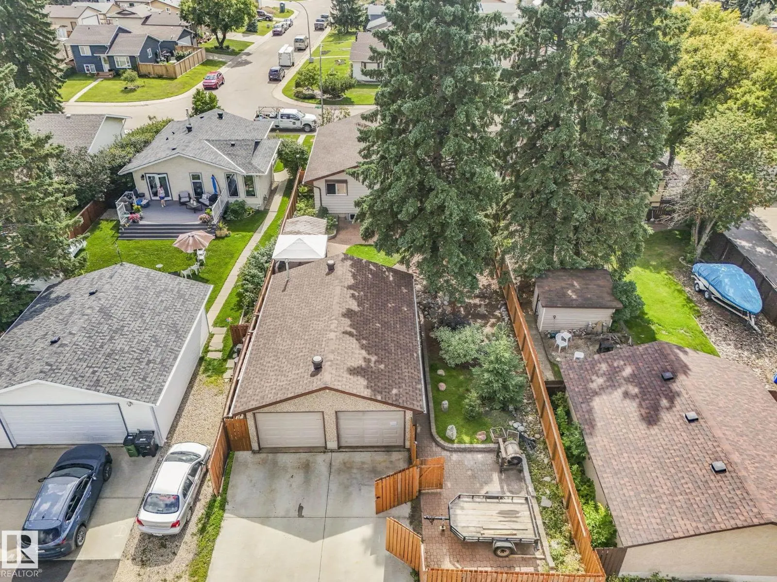 3608 15 AV NW